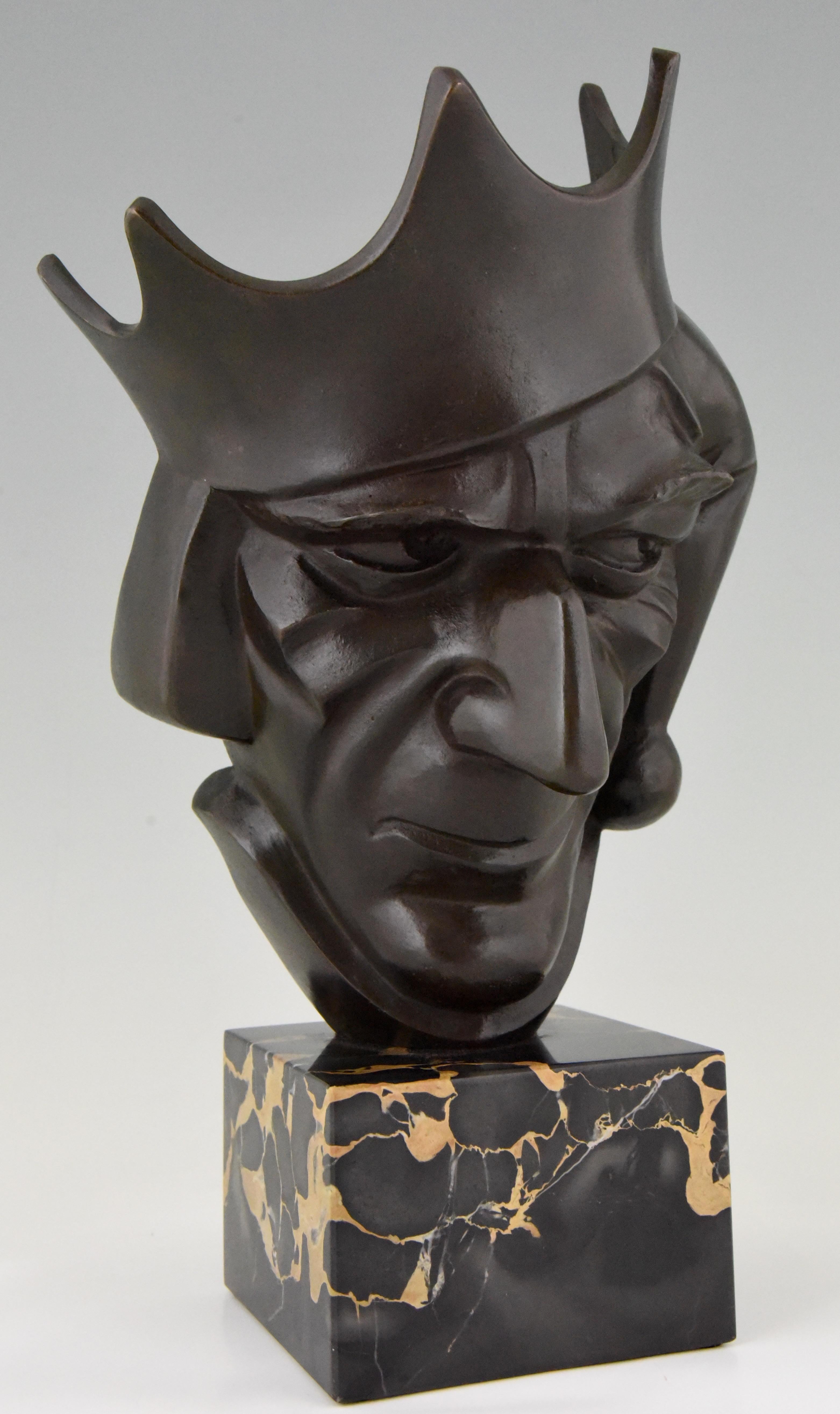 Early 20th Century Art Deco Bronze Sculpture Court Jester with Crown by Roland Paris, 1920