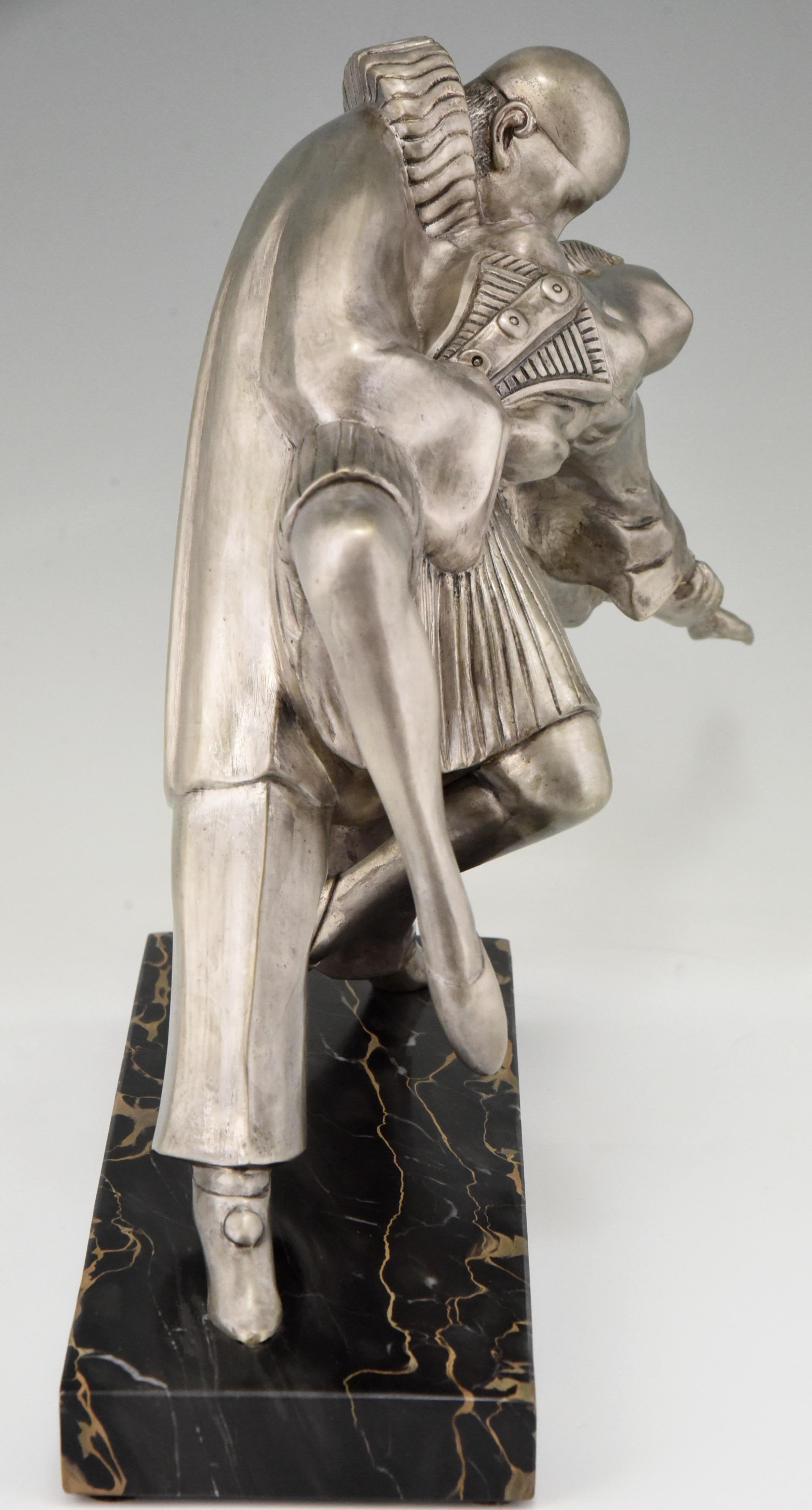 Art Deco Bronze Sculpture Cubist Dancers Pierrot and Colombine Thomas Cartier In Good Condition In Antwerp, BE