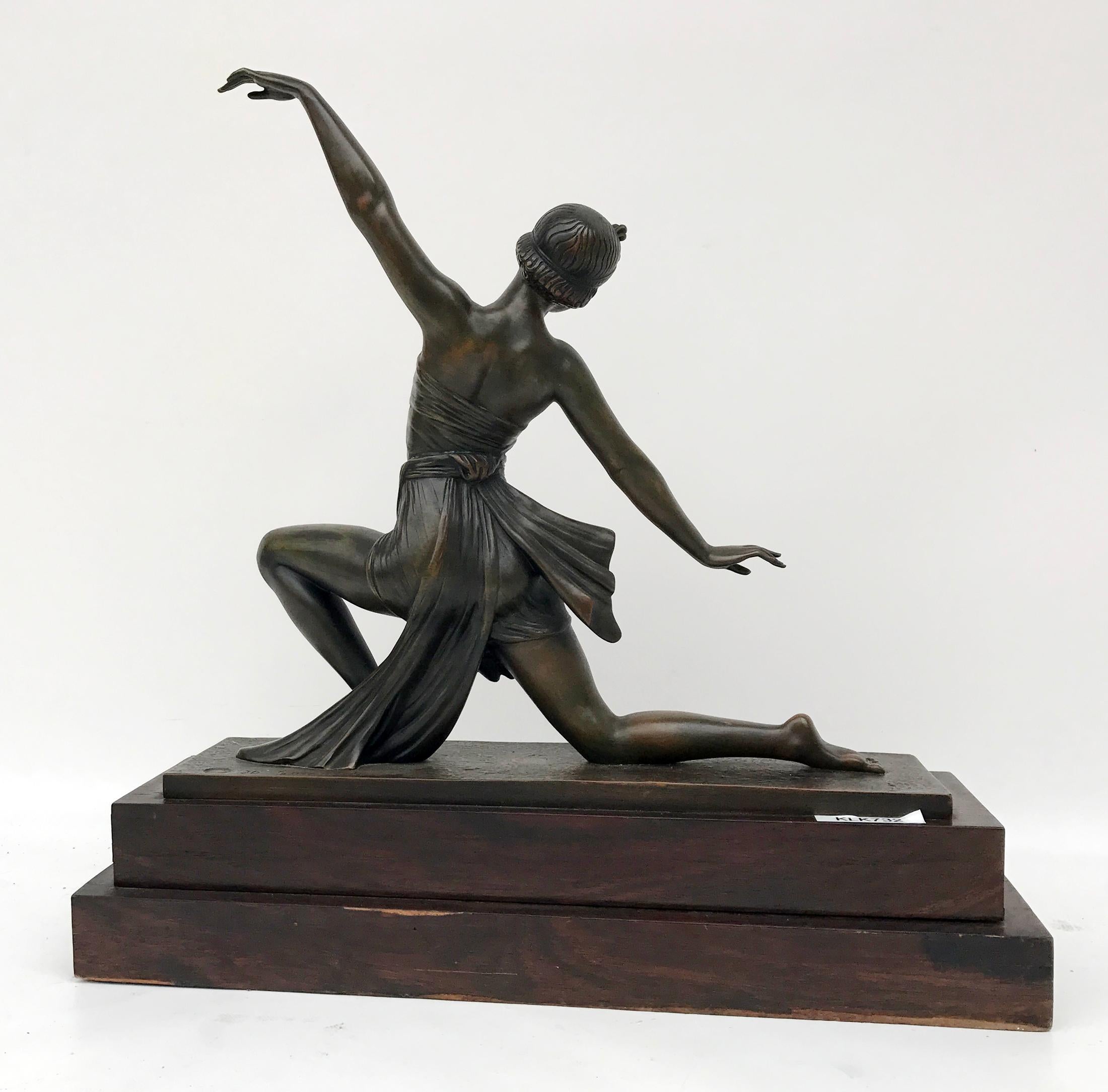 Early 20th Century Art Déco Bronze Sculpture 