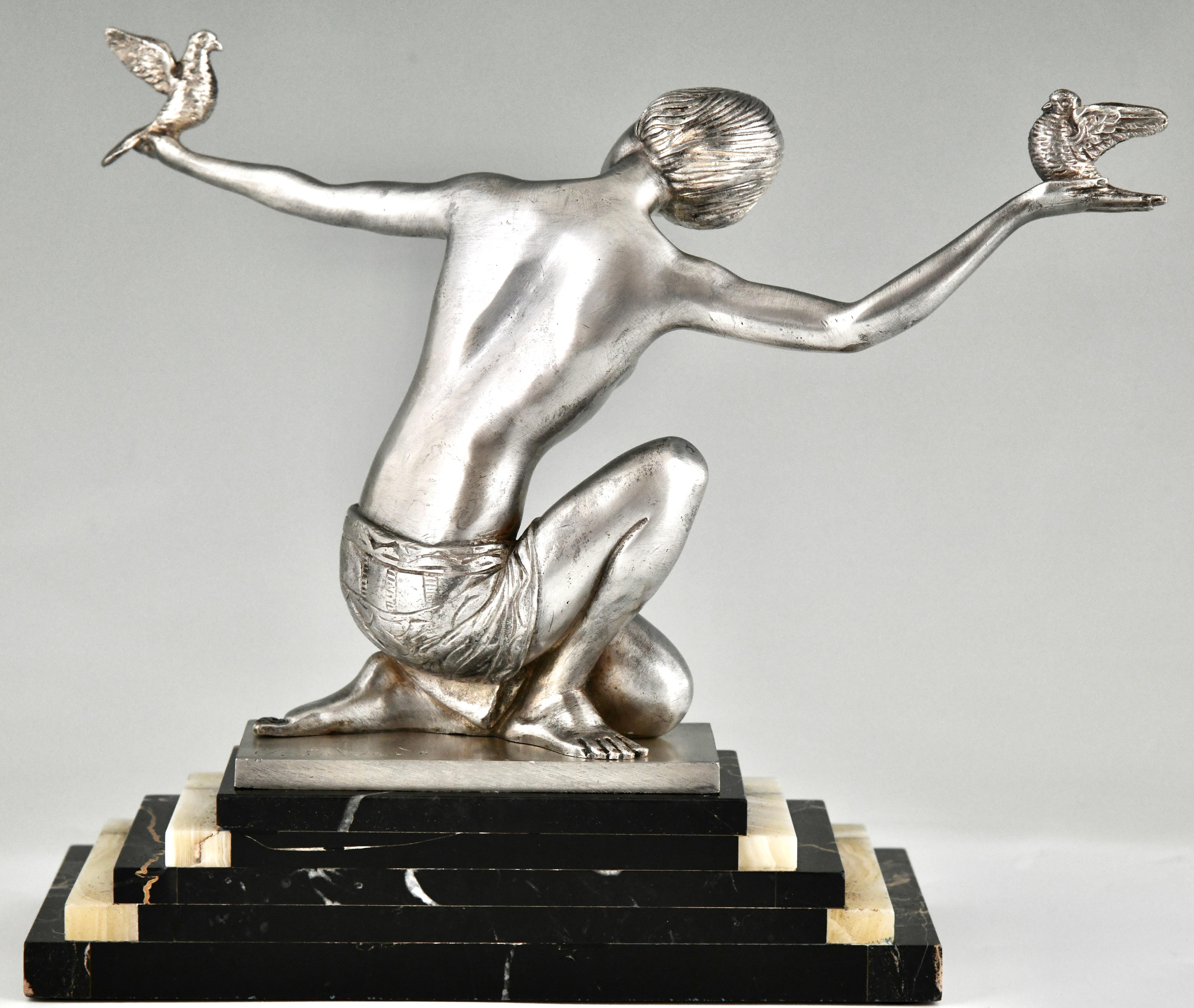 Mid-20th Century Art Deco bronze sculpture dancer with birds by Joan Salvado Voltas, 1930 For Sale