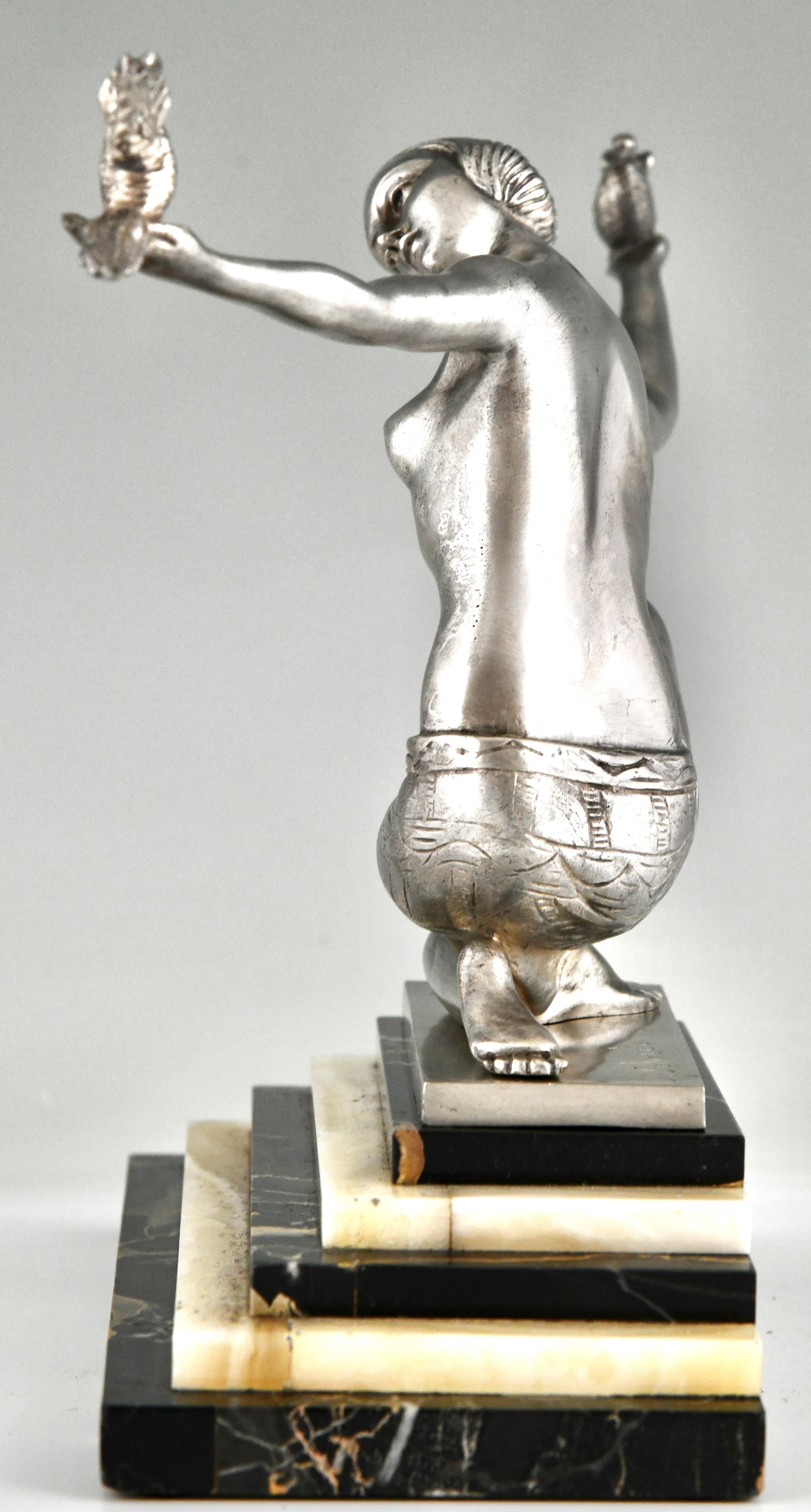 Metà XX secolo Scultura in bronzo Art Deco con ballerina e uccelli di Joan Salvado Voltas, 1930 in vendita
