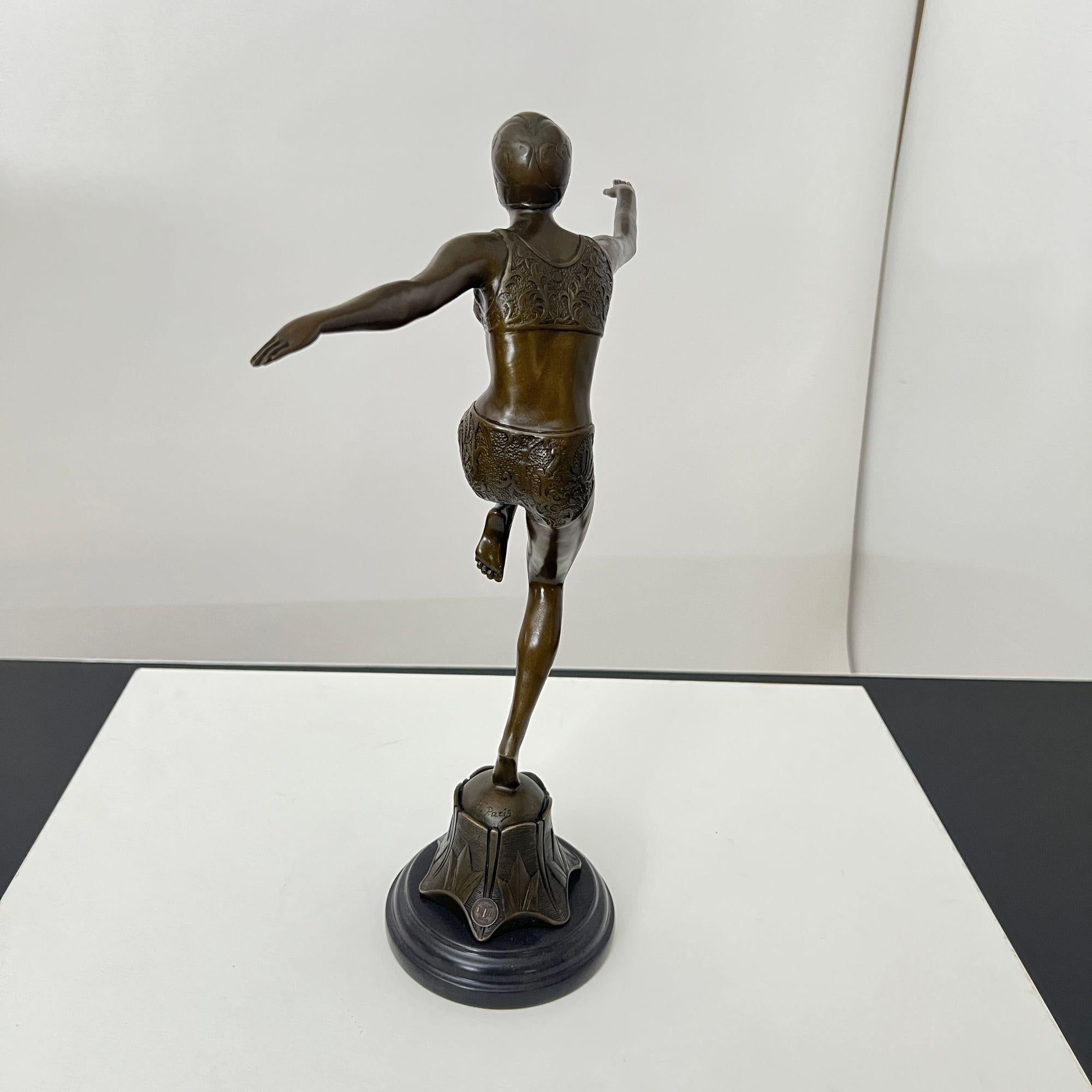 Art Deco Bronze Sculpture, Dancer with Bonnet, Signed ‚Preiss‘, Germany, 20th C. For Sale 2