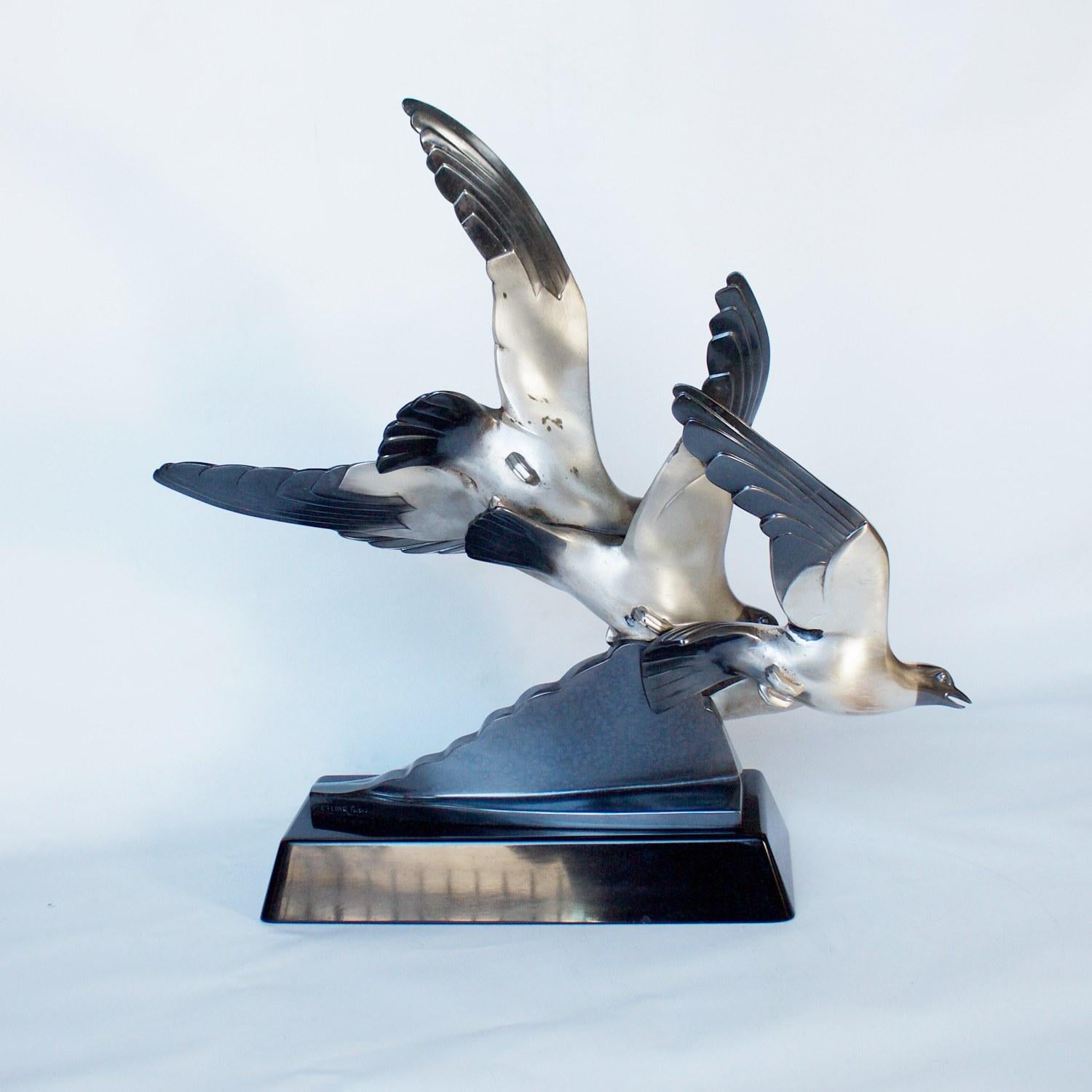 Art Deco Bronze Sculpture Depicting Seagulls in Flight, circa 1925 In Good Condition For Sale In Forest Row, East Sussex