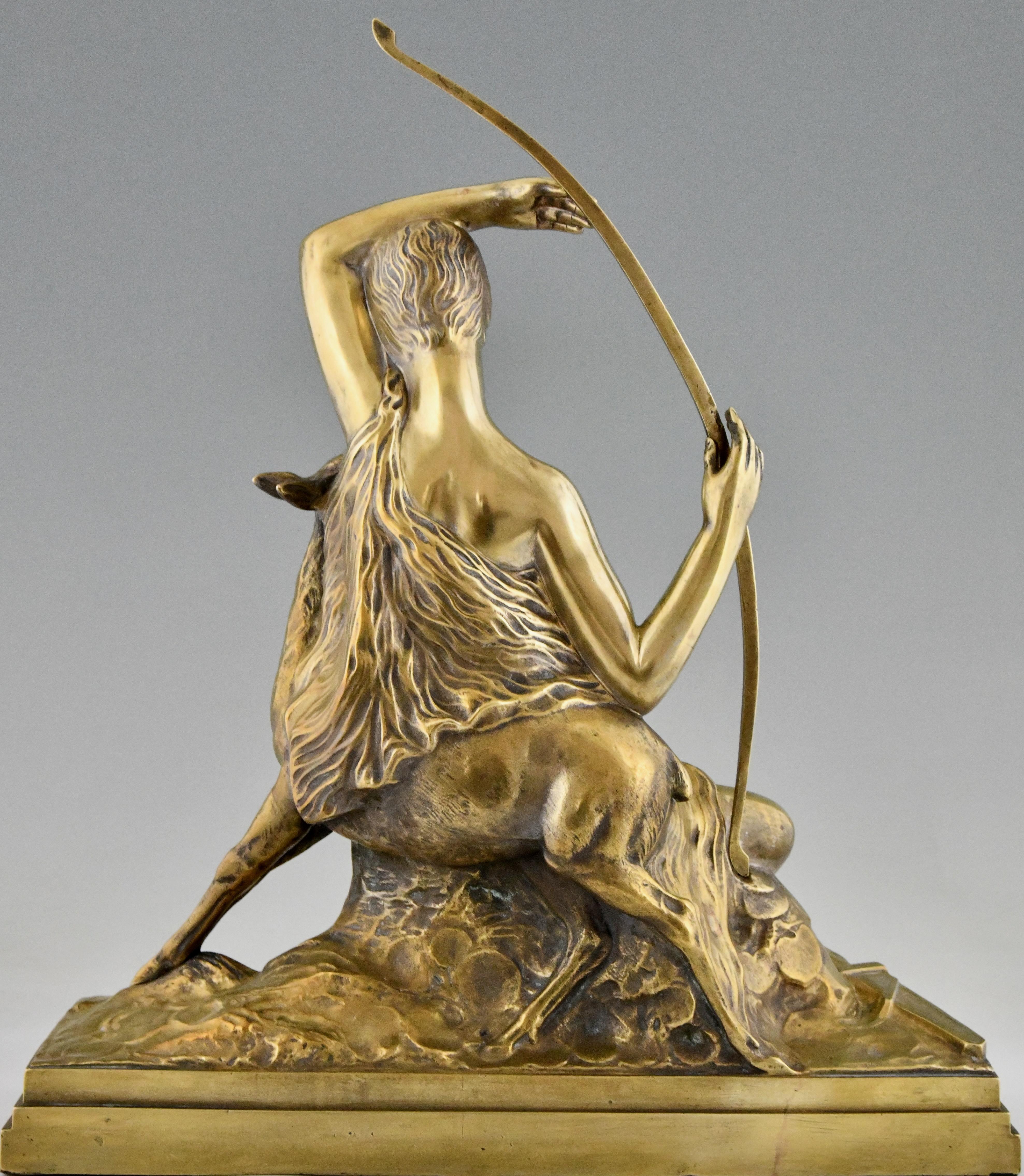 Milieu du XXe siècle Sculpture en bronze Art Déco Diane avec nœud et fauve par Charles Breton France 1930 en vente