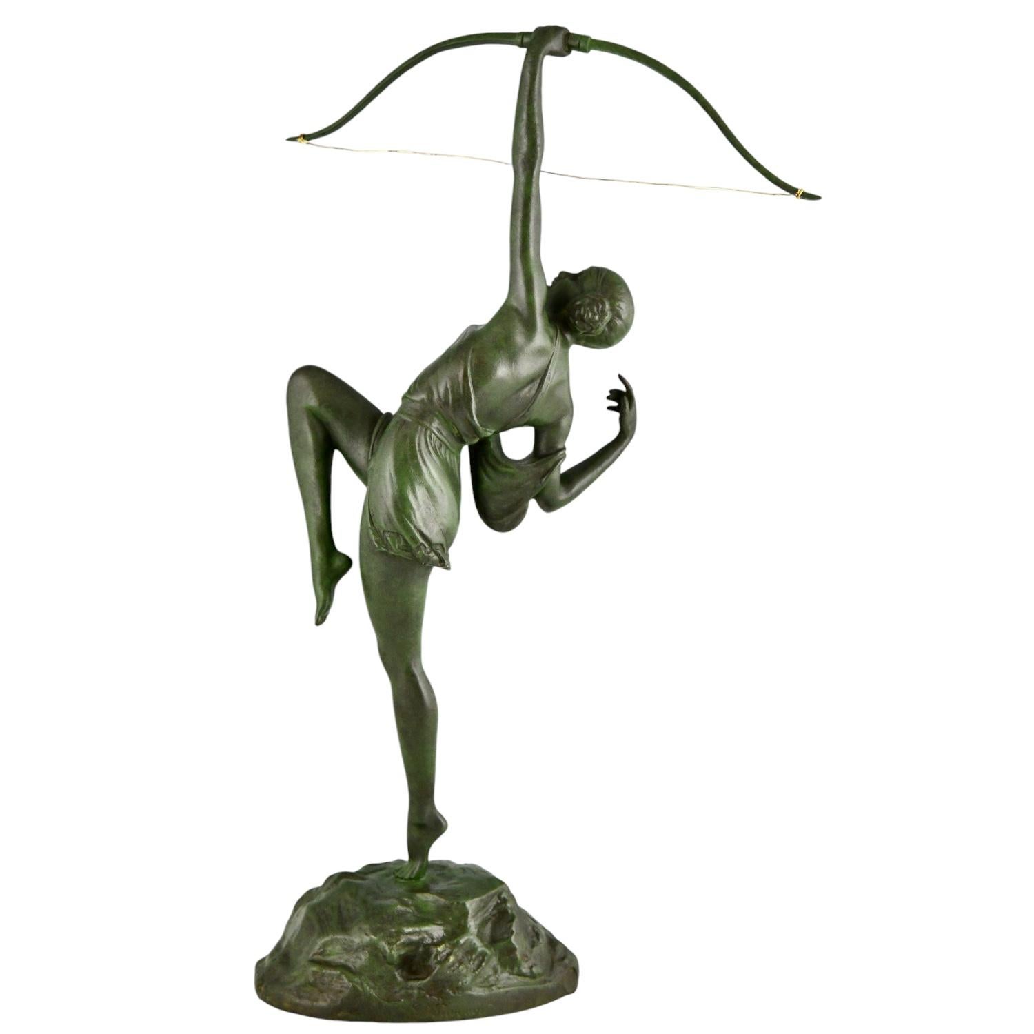 Art Deco bronze sculpture Diana with bow by Pierre Le Faguays & Susse Frères. In Good Condition In Antwerp, BE