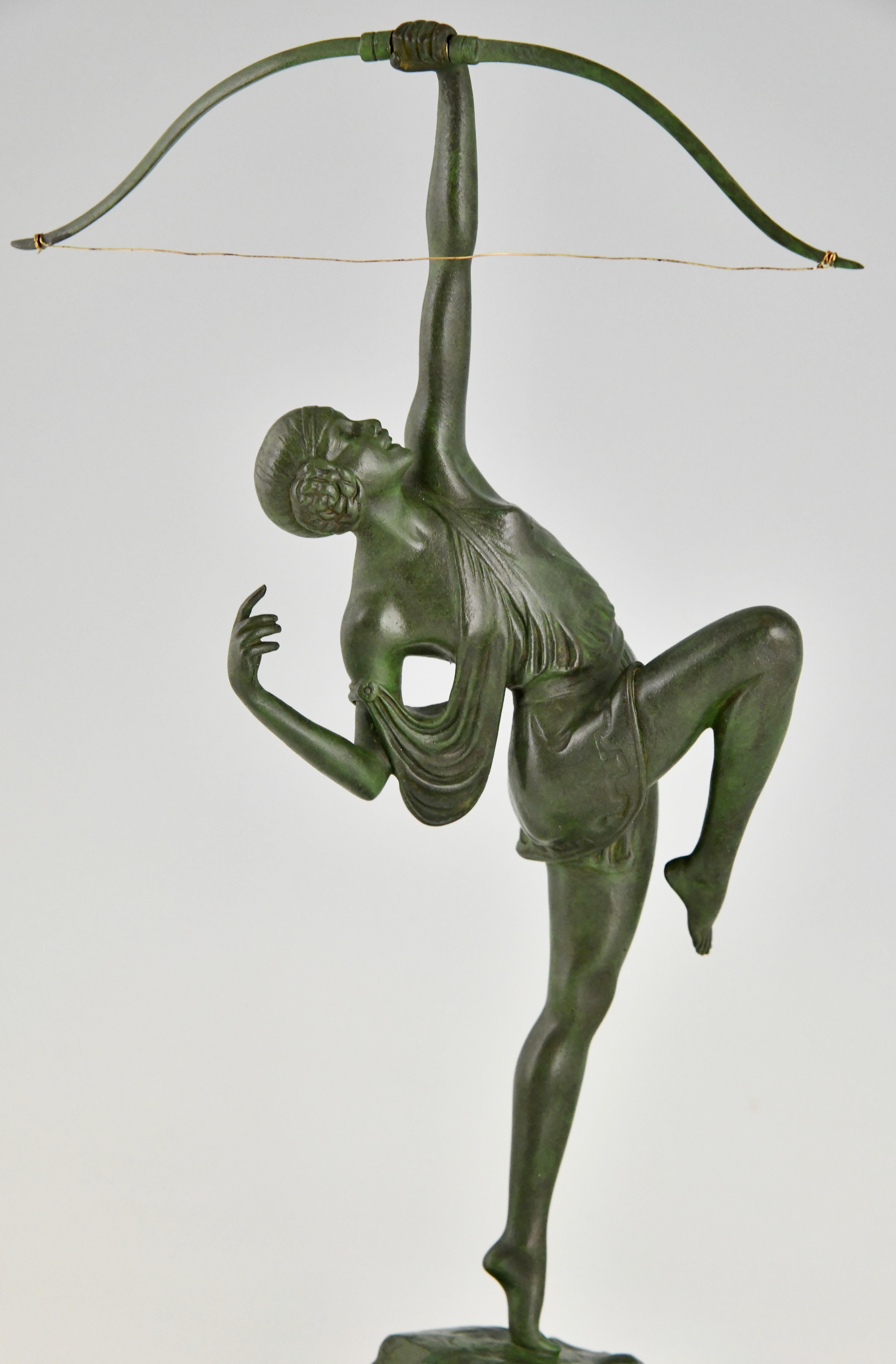 Art Deco bronze sculpture Diana with bow by Pierre Le Faguays & Susse Frères. 1