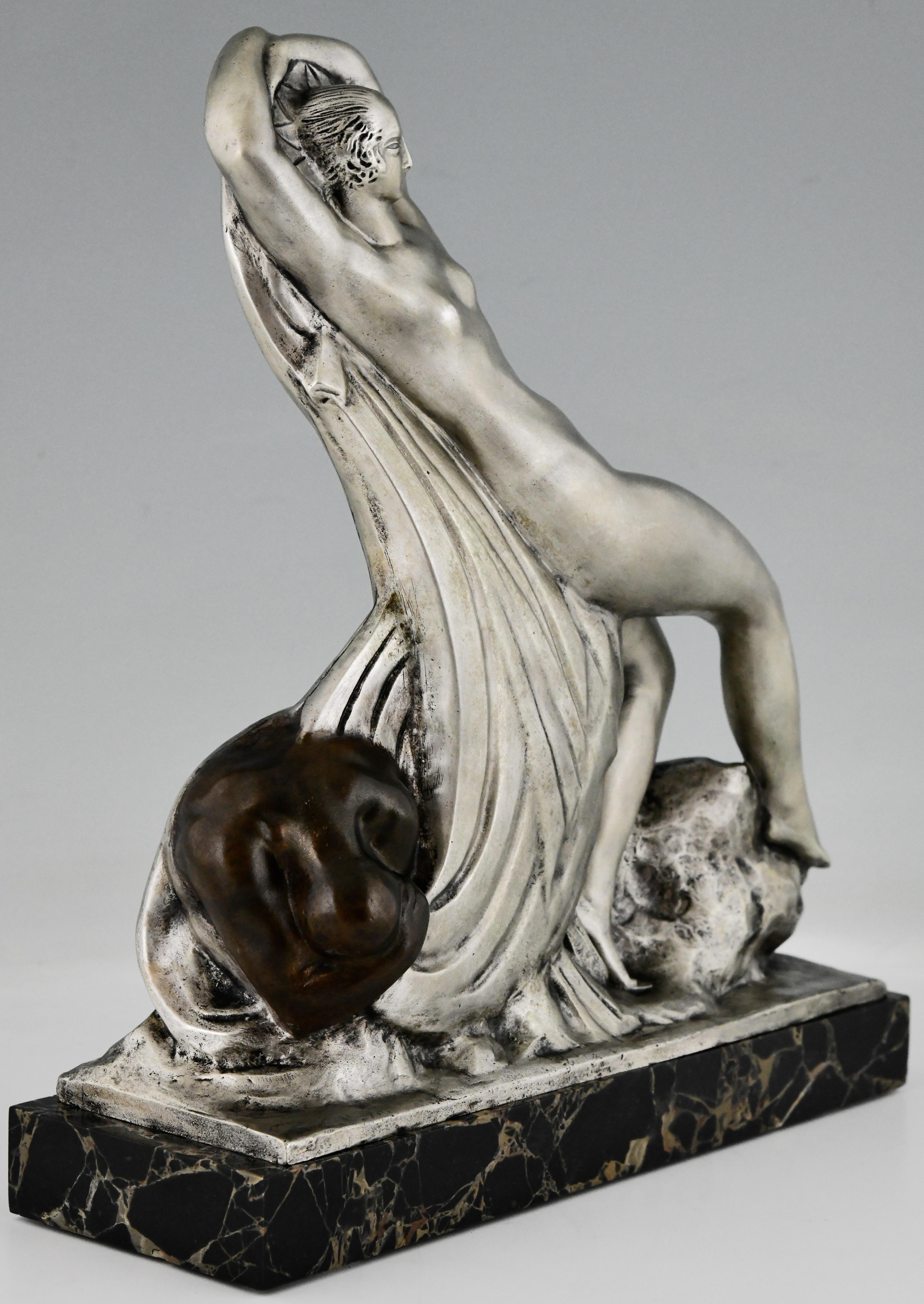 Art-Déco-Bronze-Skulptur „Nackter und knitternder Mann“ von Raoul Lamourdedieu, 1920 (Art déco) im Angebot