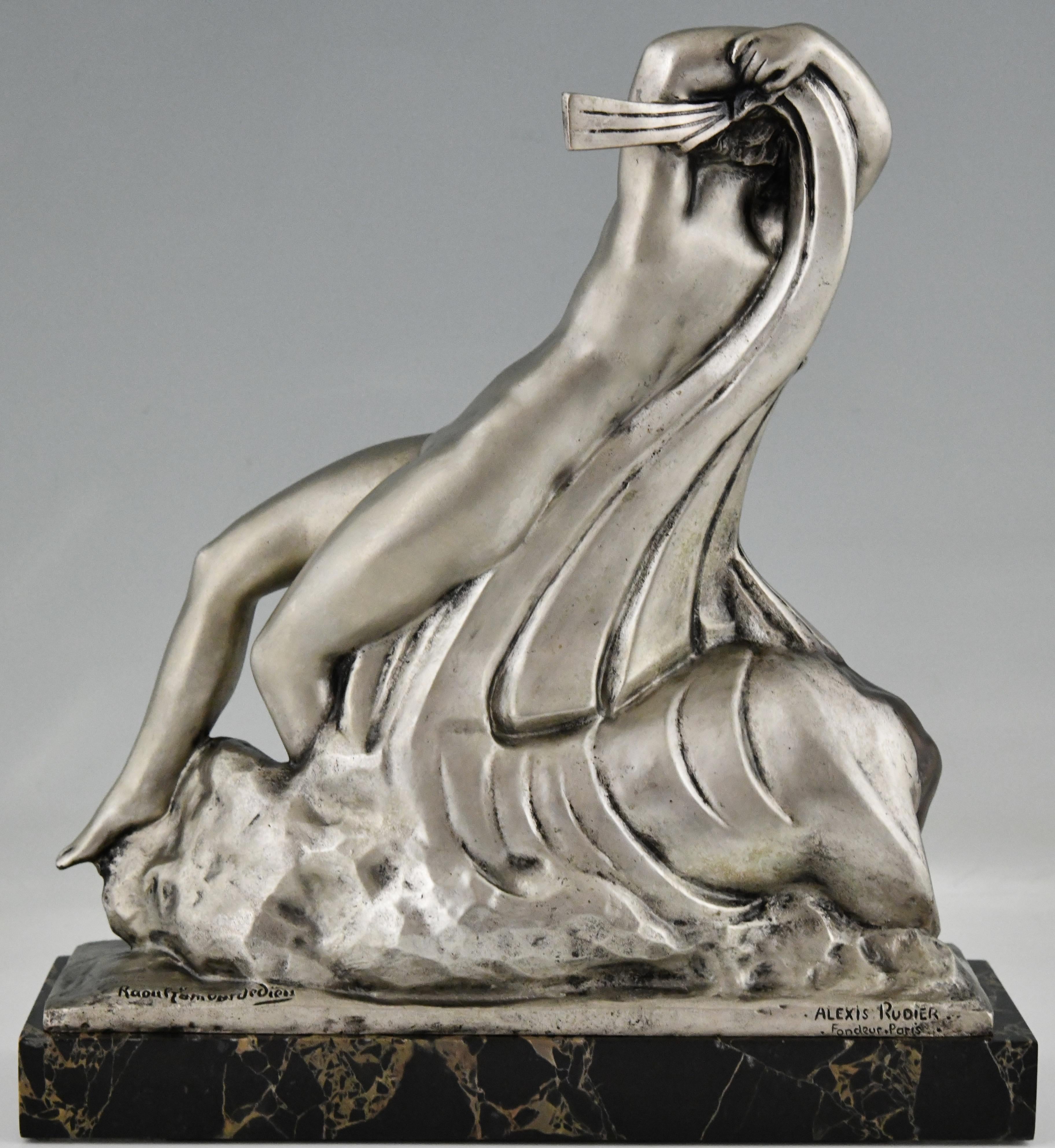 Early 20th Century Art Deco Bronze Sculpture Draped Nude & Kneeling Man by Raoul Lamourdedieu, 1920 For Sale