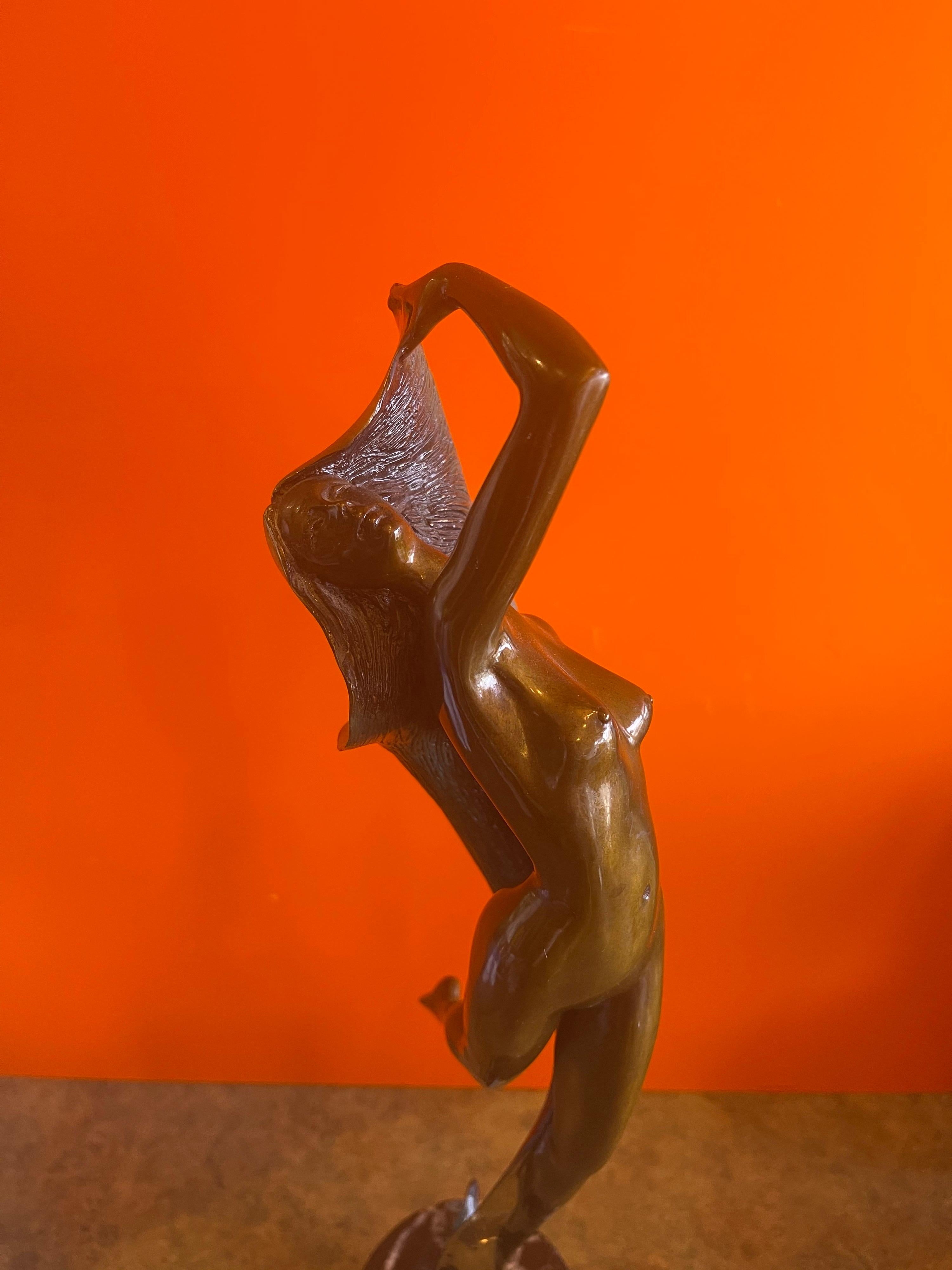 Sculpture en bronze Art Déco intitulée « Dance Step » par Angelo Basso en vente 3