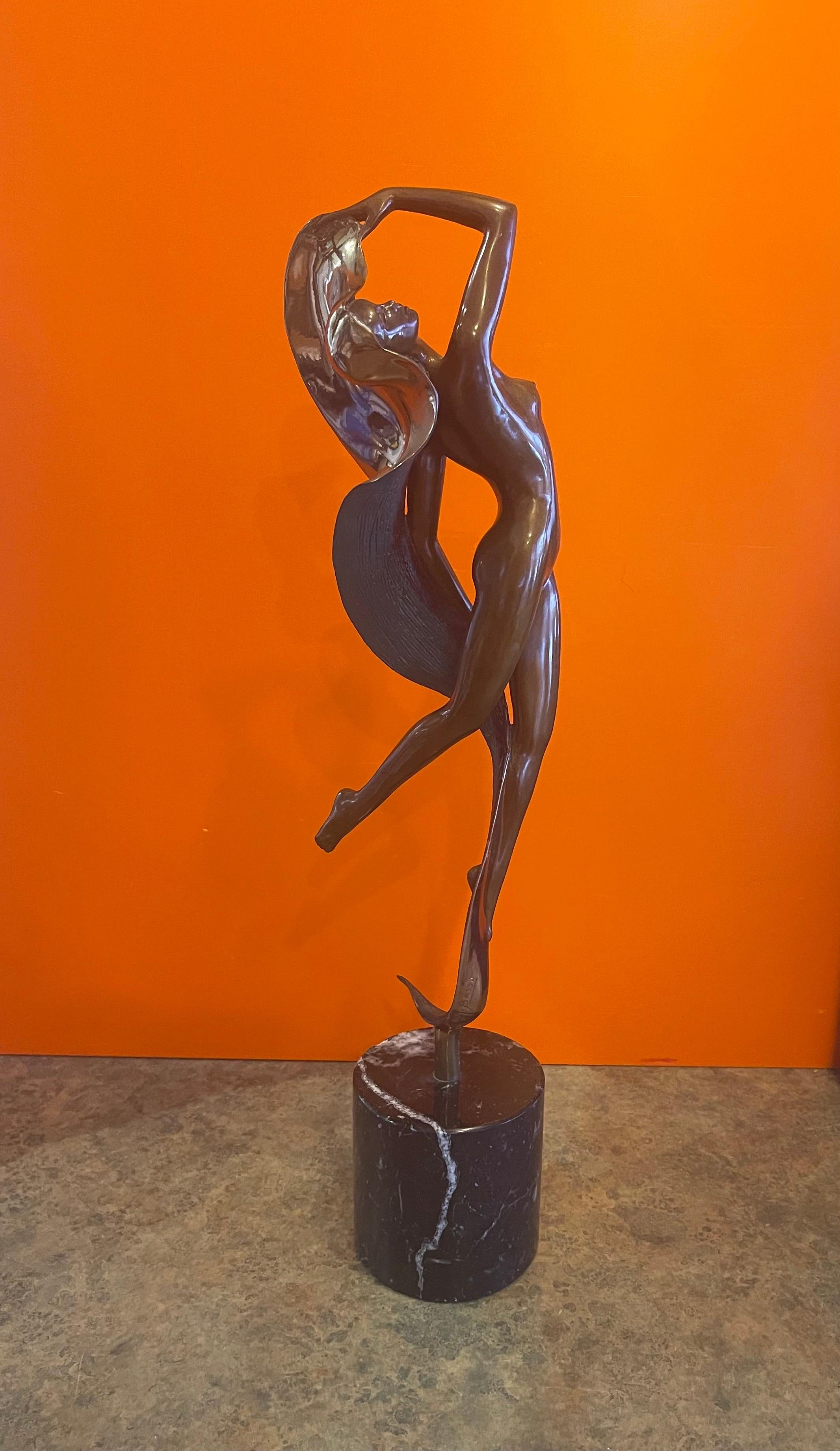 Sculpture en bronze Art Déco intitulée « Dance Step » par Angelo Basso en vente 8