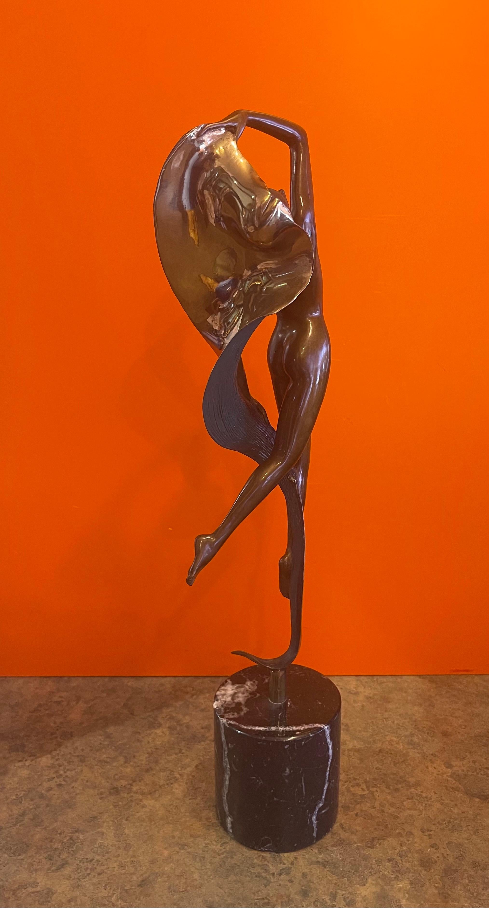 Sculpture en bronze Art Déco intitulée « Dance Step » par Angelo Basso en vente 1