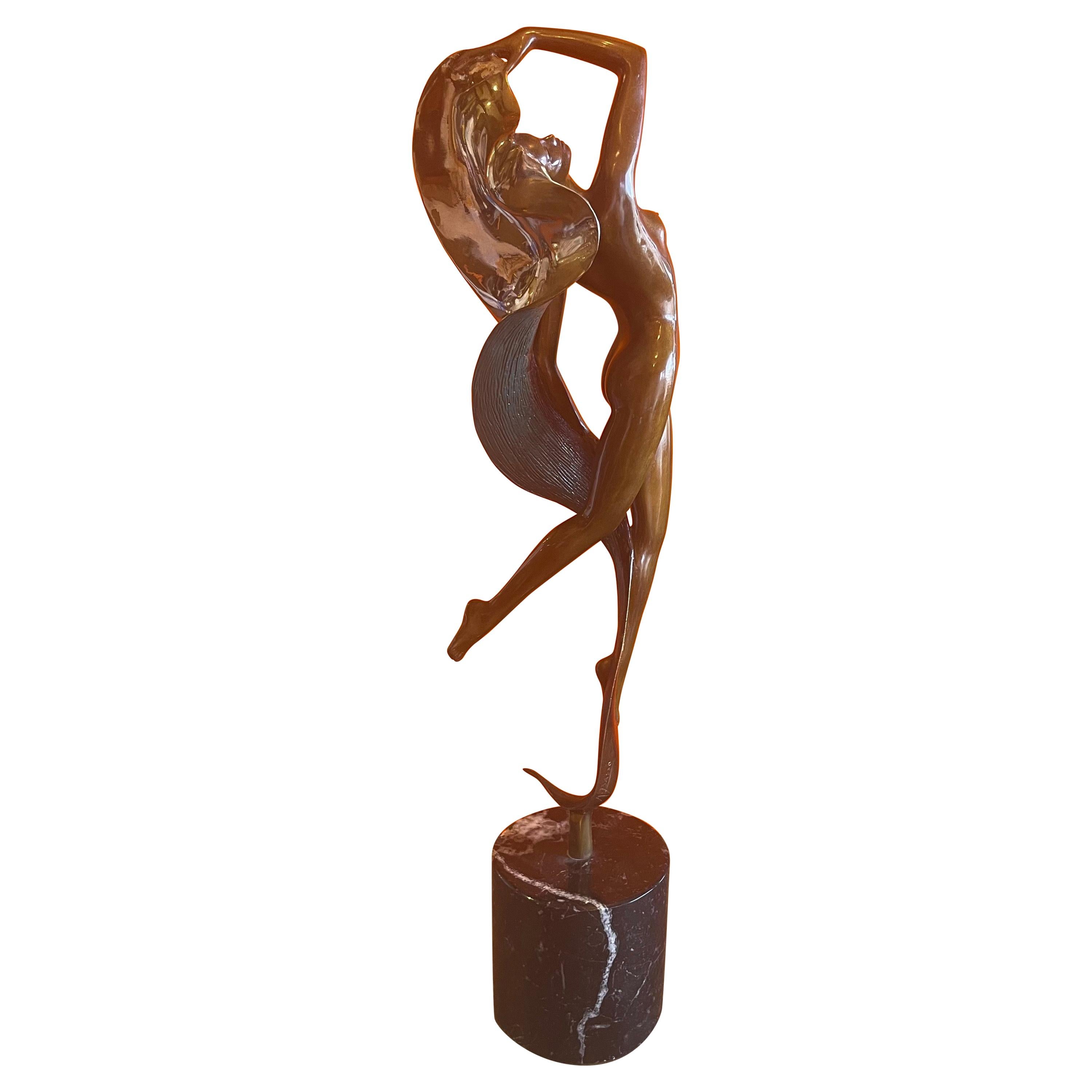 Sculpture en bronze Art Déco intitulée « Dance Step » par Angelo Basso