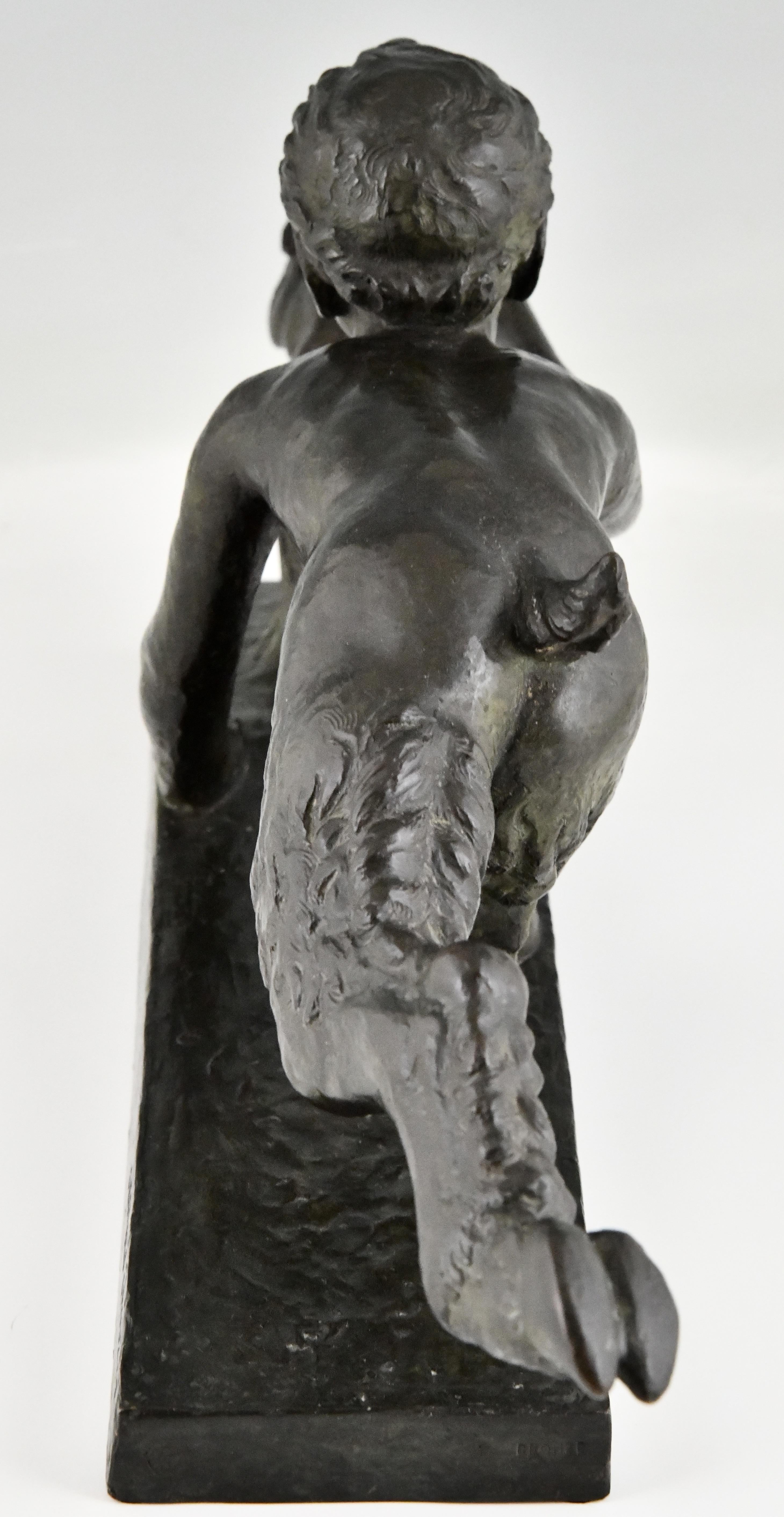 Art déco-Bronze-Skulptur Faun und Eichhörnchen aus dem Art déco-Stil von Georges Crouzat, 1934 im Angebot 2