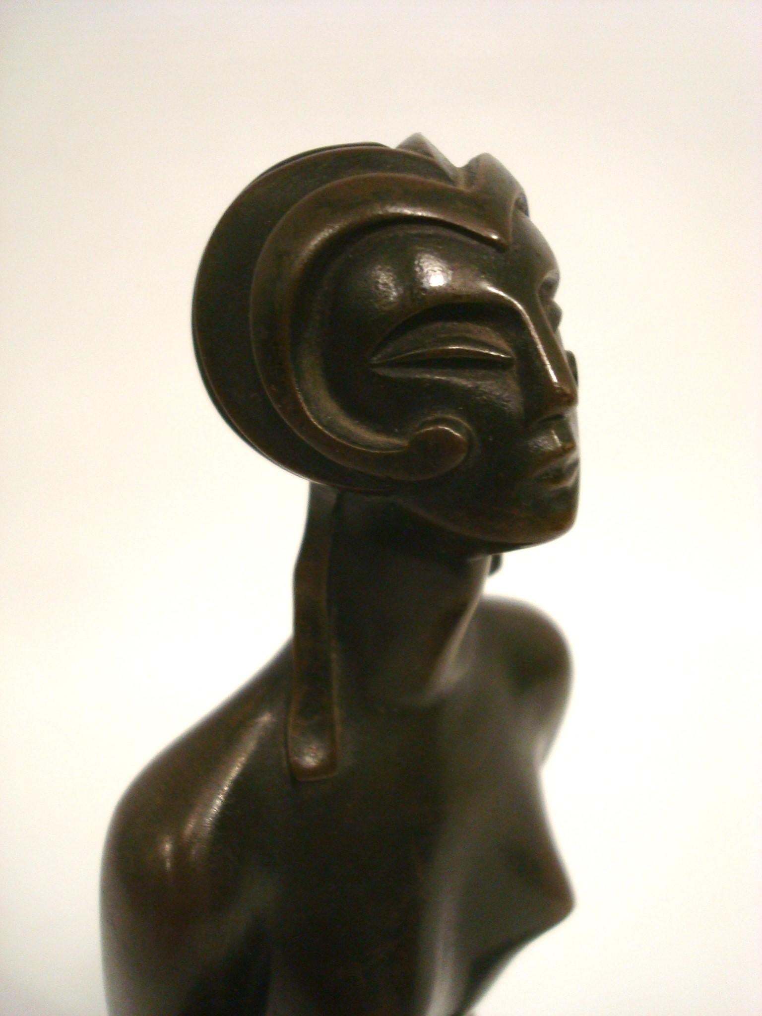 Art Deco Bronzeskulptur Figur einer nackten Frau von Sibylle May, Frankreich 1920er Jahre im Angebot 5