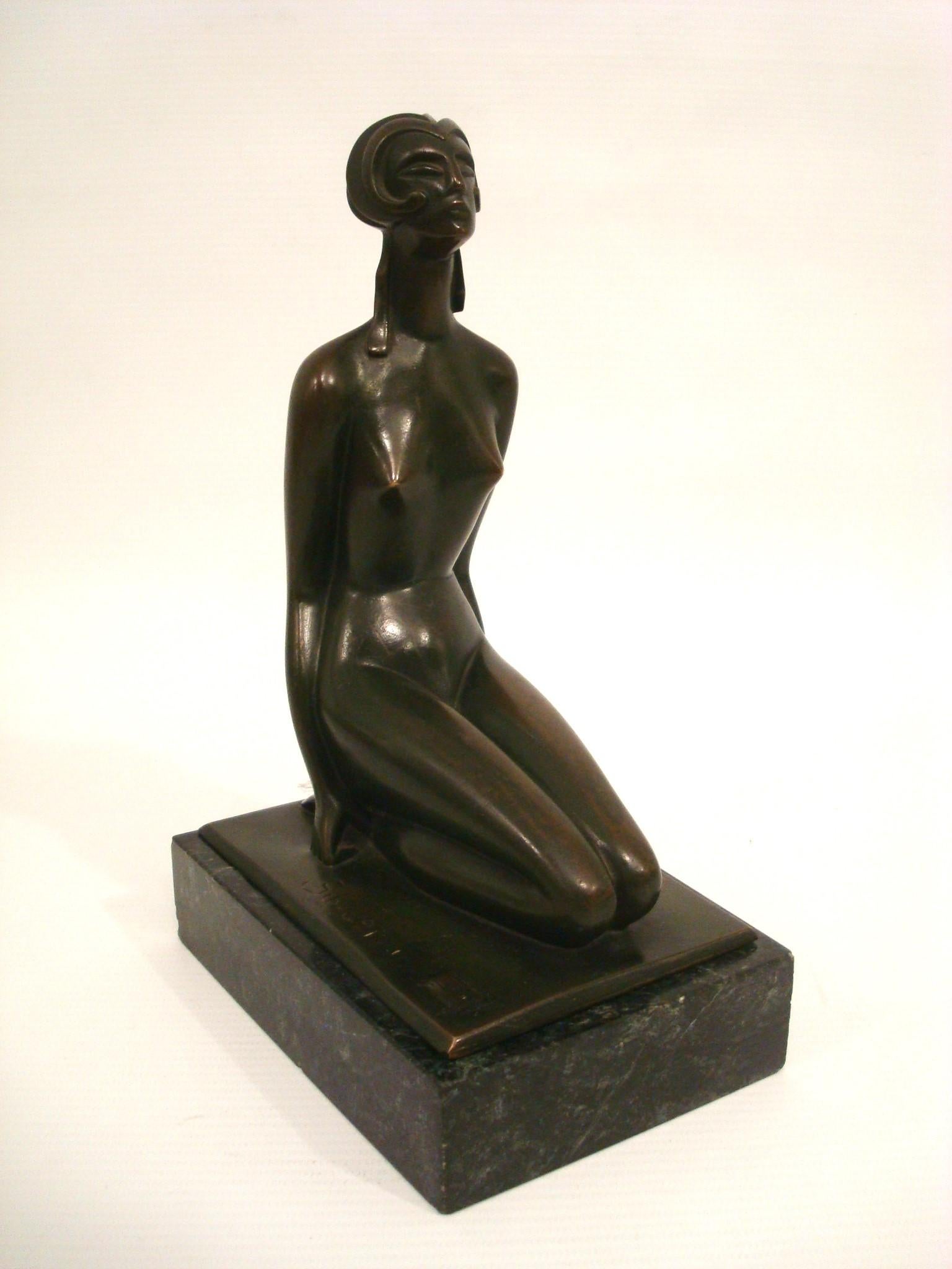 Art Deco Bronzeskulptur Figur einer nackten Frau von Sibylle May, Frankreich 1920er Jahre im Angebot 6