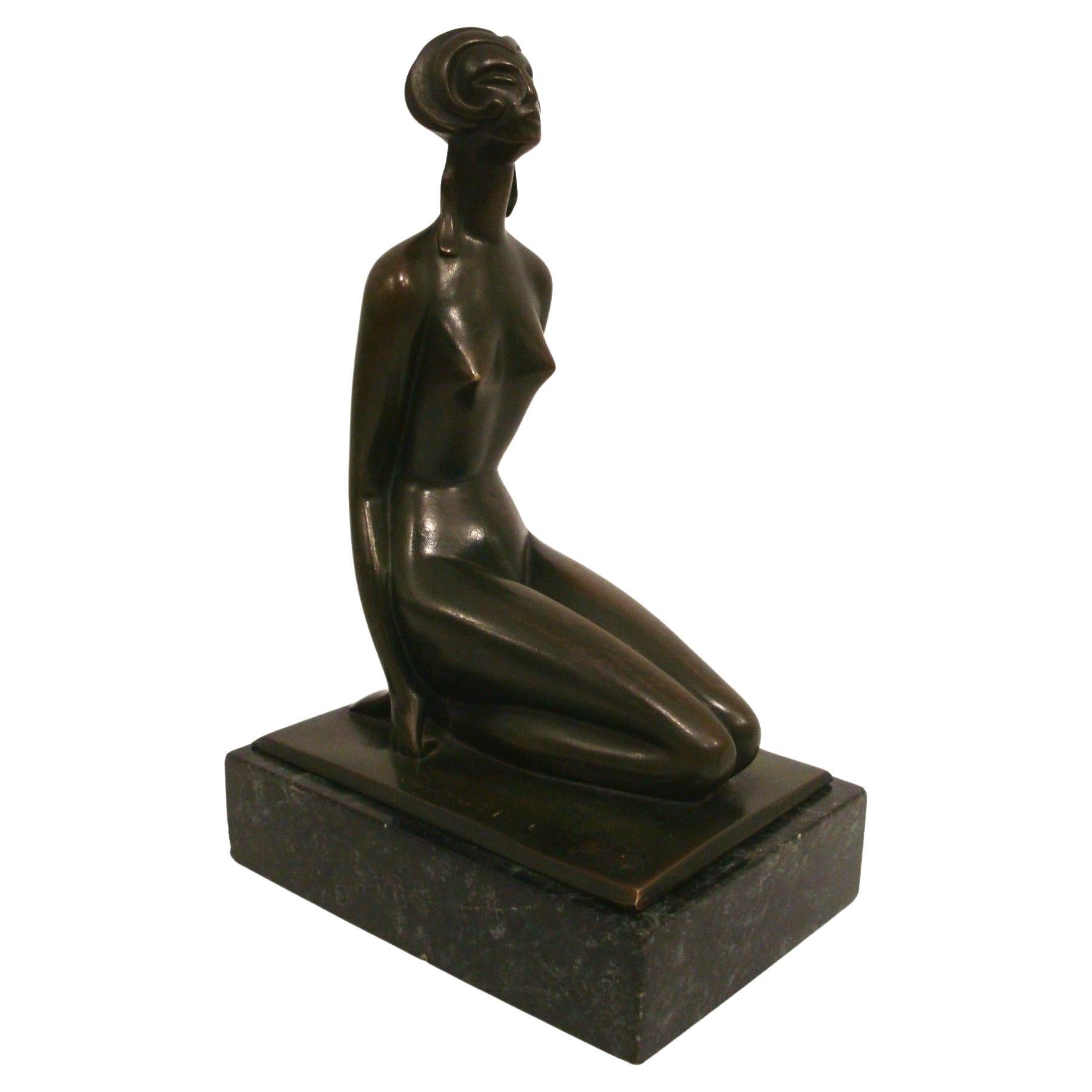 Art Deco Bronzeskulptur Figur einer nackten Frau von Sibylle May, Frankreich 1920er Jahre im Angebot