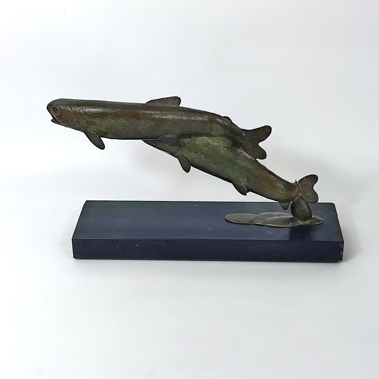 Art Deco Bronzeskulptur Springende Forellen von André Vincent Becquerel (Mitte des 20. Jahrhunderts) im Angebot