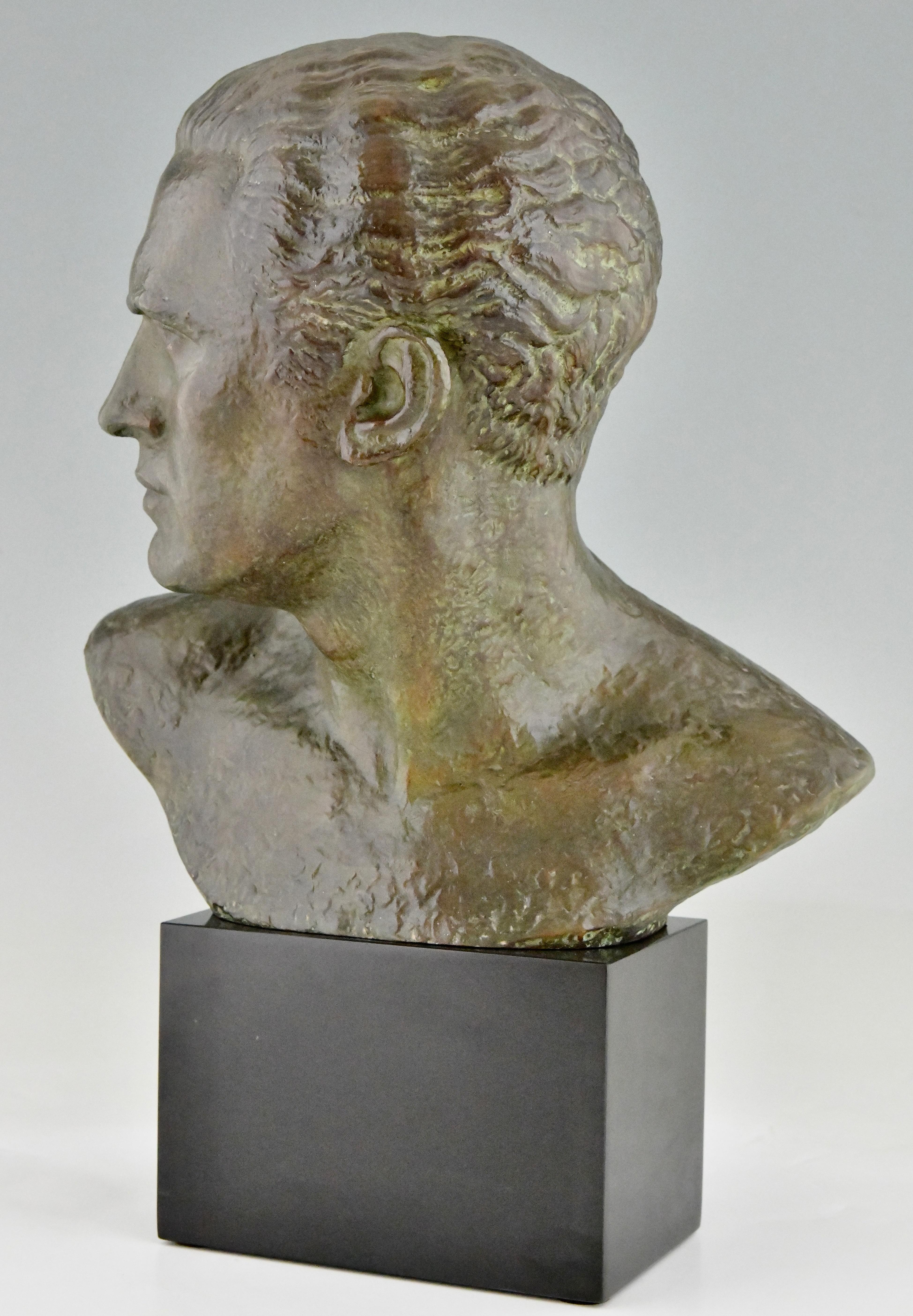 Art Deco bronze sculpture male bust aviator Jean Mermoz by Lucien Gibert. 2