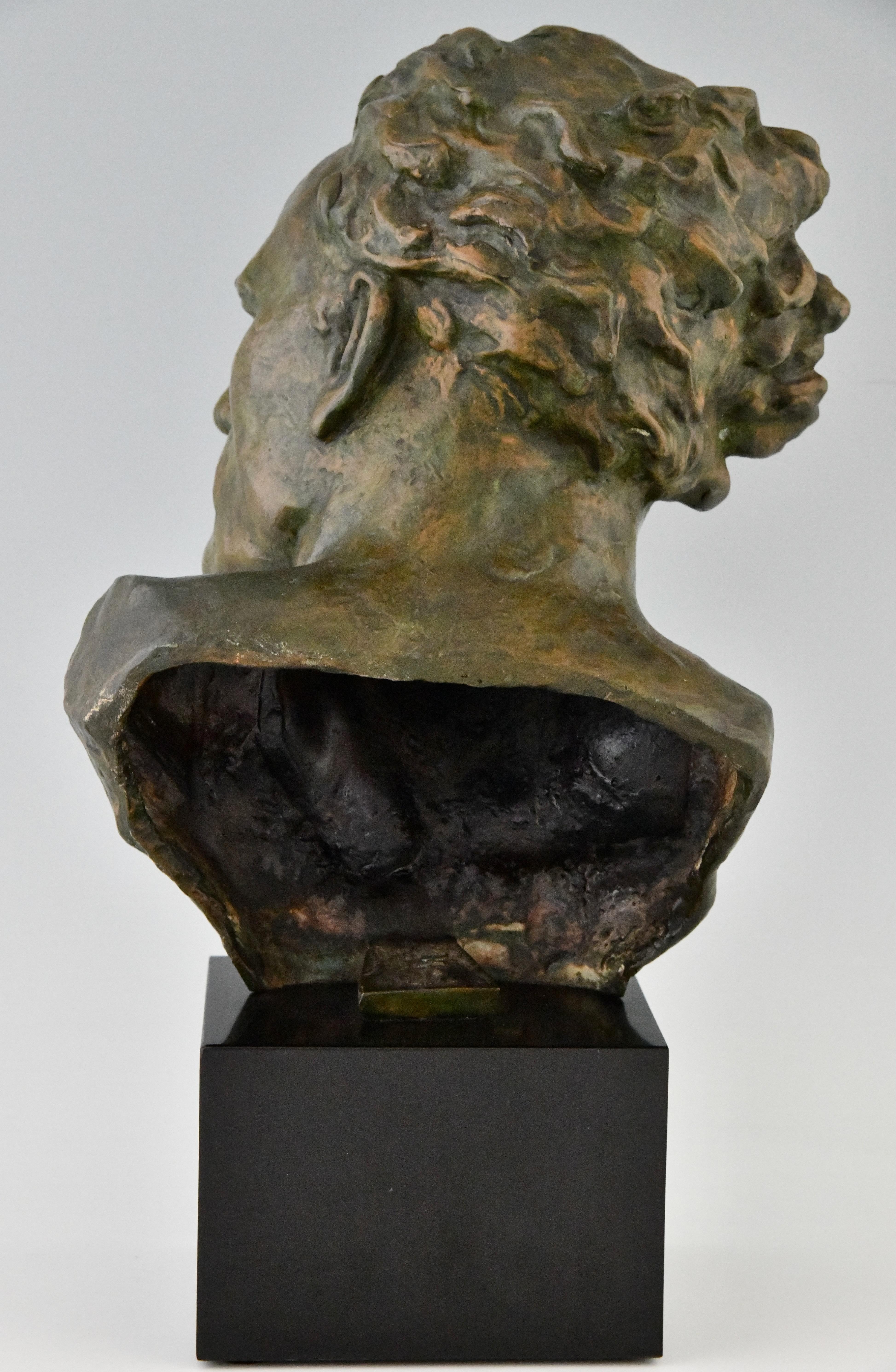 Art Deco Bronze Sculpture Male Bust Ugo Cipriani on marnel base France 1930 In Good Condition For Sale In Antwerp, BE