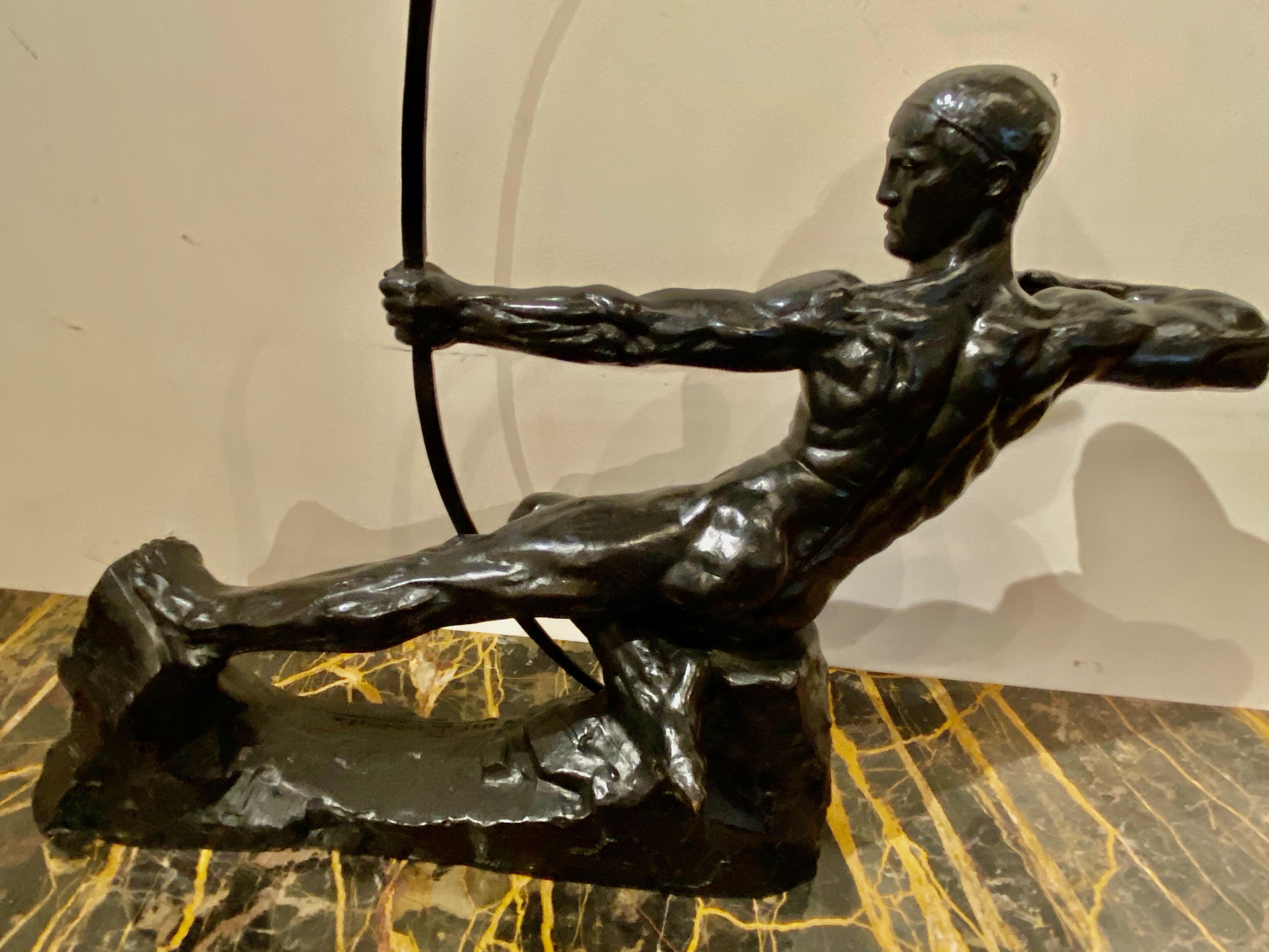 Art-Déco-Bronze-Skulptur männlicher nackter Bogenschütze Herkules Victor Demanet, 1925 7