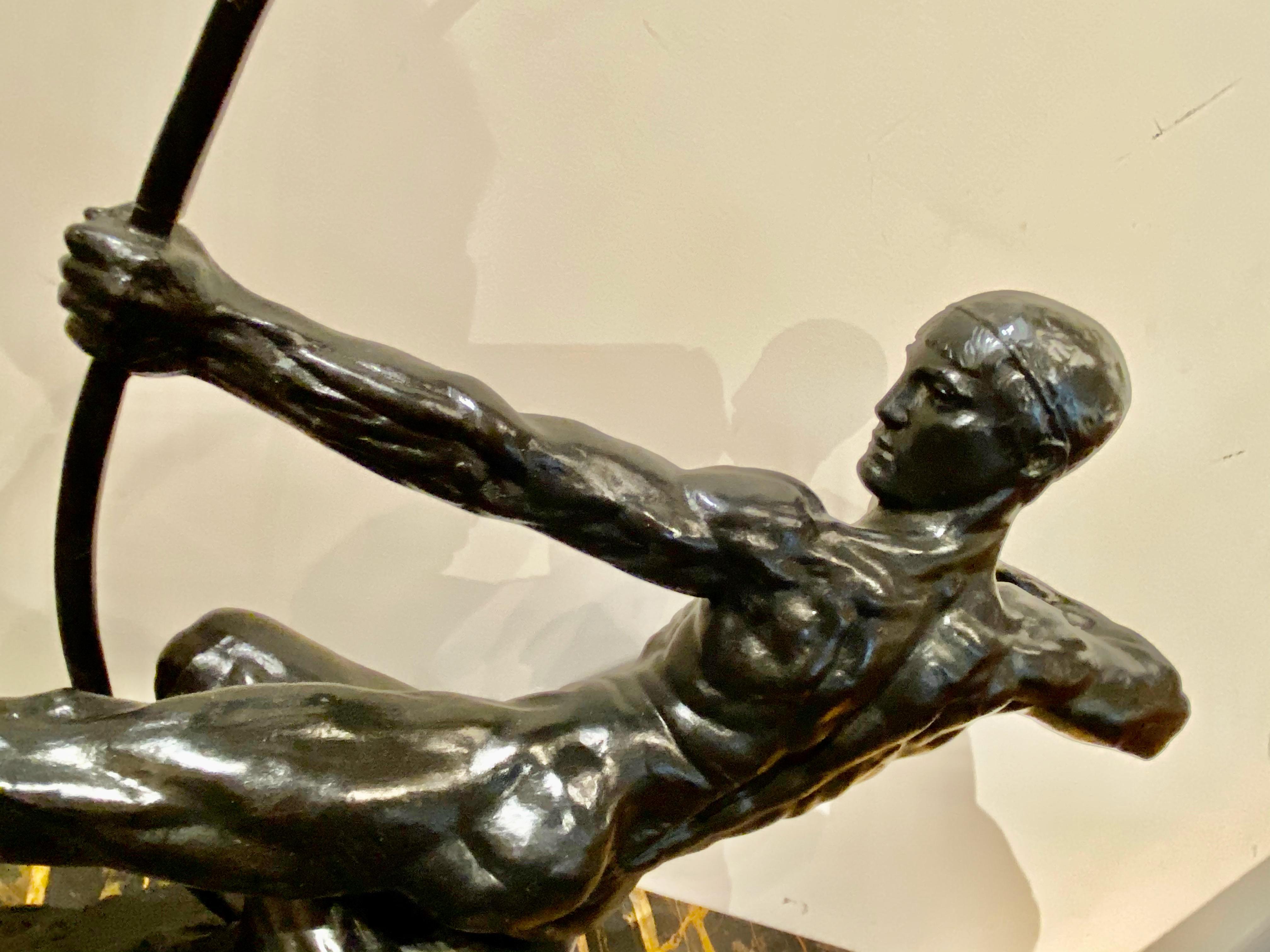 Art-Déco-Bronze-Skulptur männlicher nackter Bogenschütze Herkules Victor Demanet, 1925 8