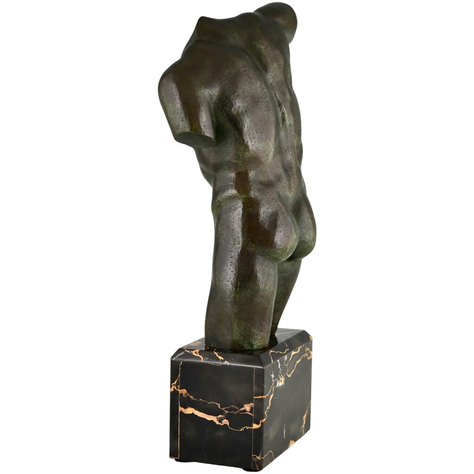 Metà XX secolo Scultura in bronzo Art Déco torso maschile Francia 1930 in vendita