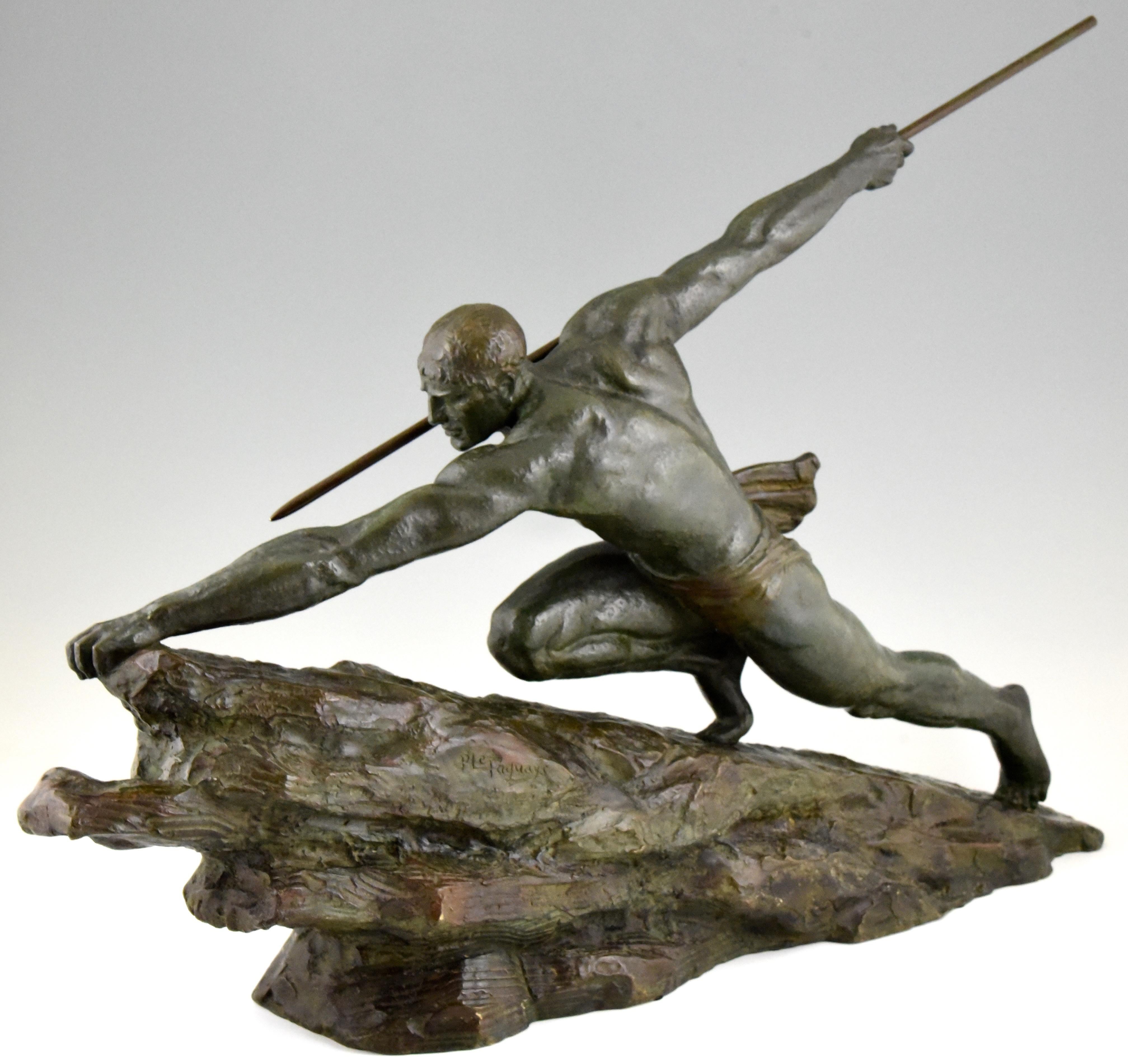 Art Deco Bronze Sculpture Homme avec lance Pierre Le Faguays France  1927 Bon état à Antwerp, BE