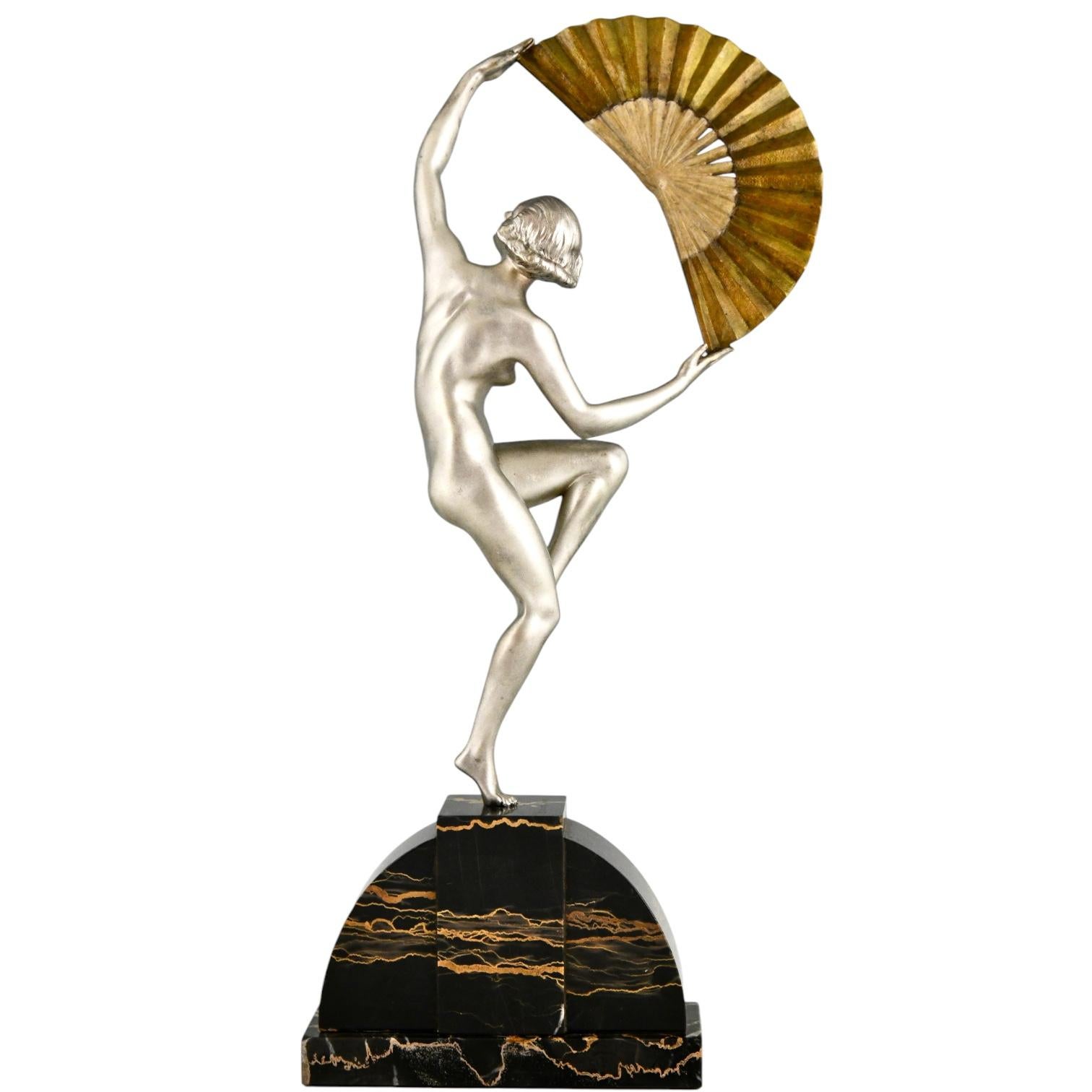 Patiné Danseuse nue sur éventail Art Déco par Marcel Andre Bouraine France 1925 en vente