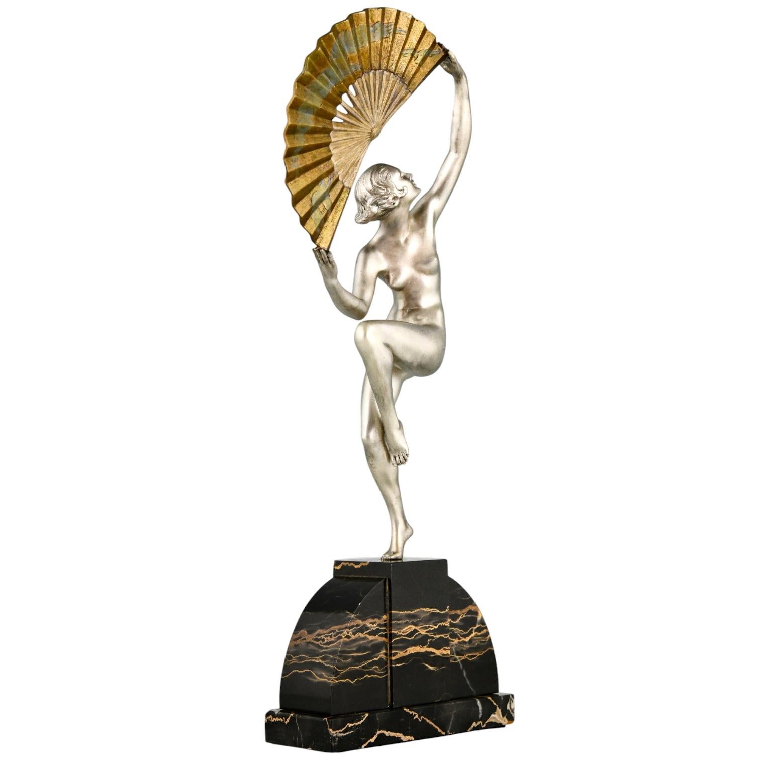 Début du 20ème siècle Danseuse nue sur éventail Art Déco par Marcel Andre Bouraine France 1925 en vente