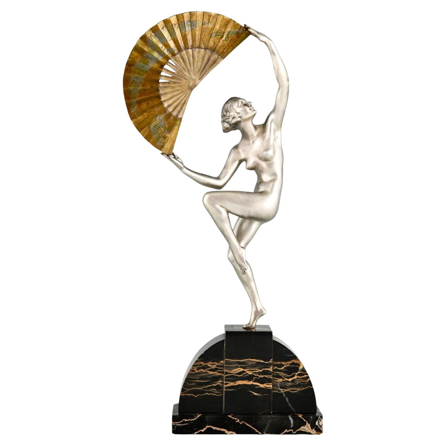 Danseuse nue sur éventail Art Déco par Marcel Andre Bouraine France 1925 en vente