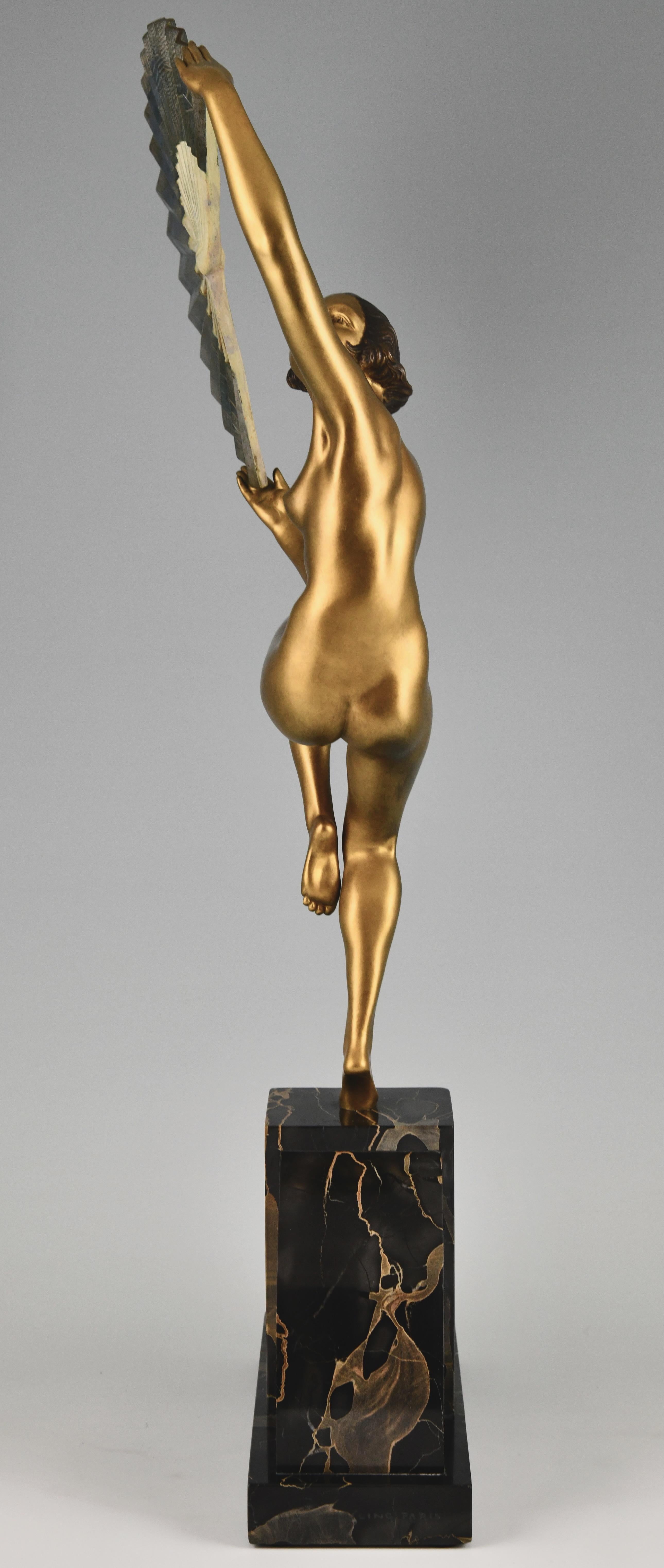 Bronzeskulptur eines nackten Fächertänzers im Art déco-Stil von Marcel Andre Bouraine, Frankreich 21925 (Marmor) im Angebot