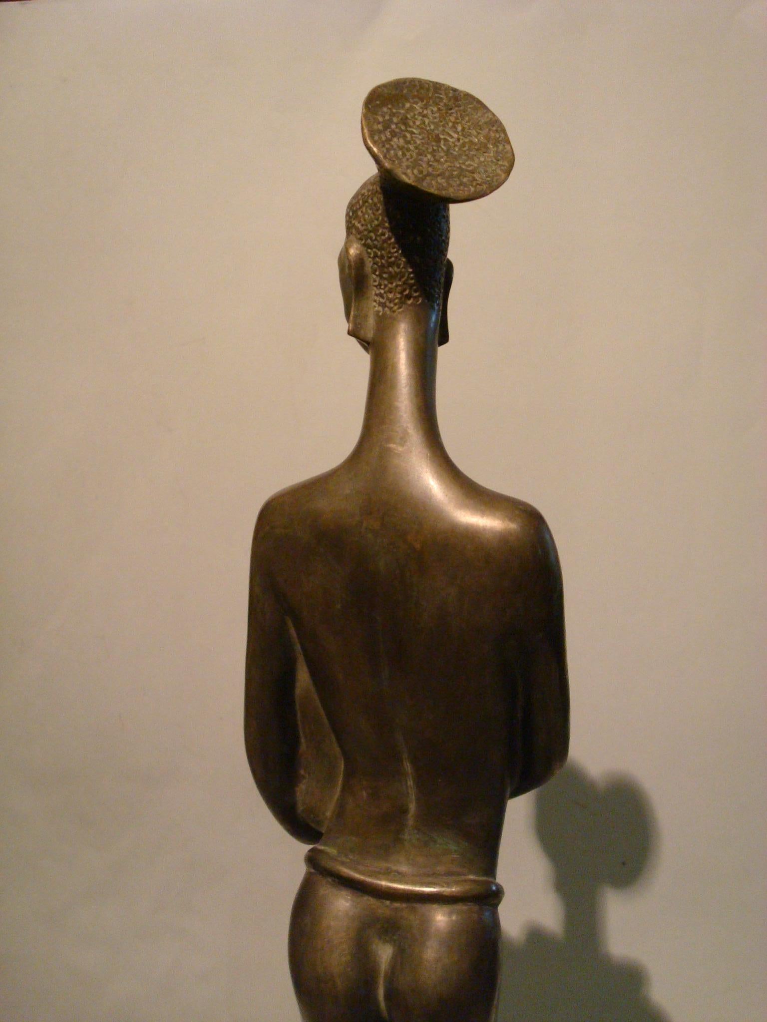 Art-déco-Bronze-Skulptur einer afrikanischen Frau mit einem Wappen eines Kindes, Frankreich, 1920er Jahre im Angebot 5