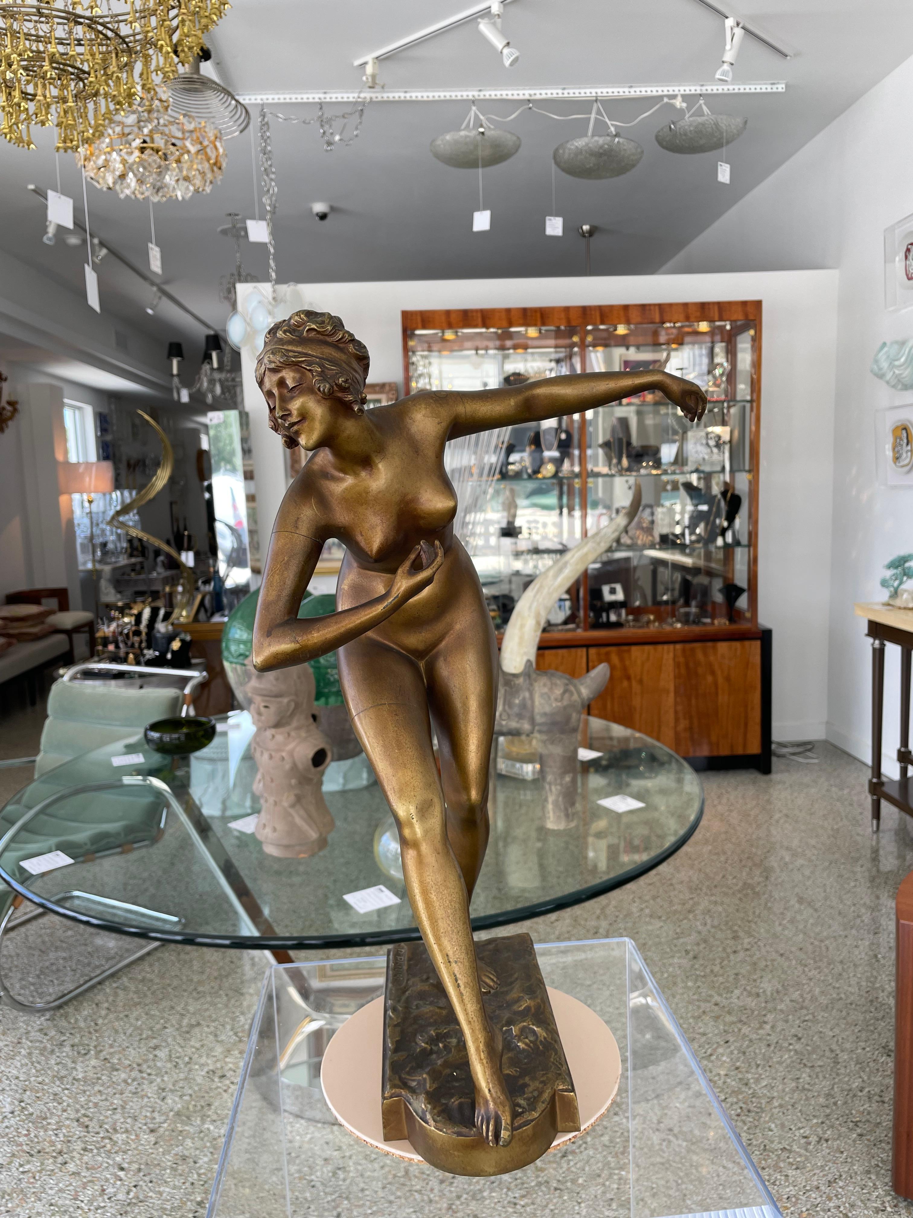 Sculpture en bronze Art déco d'une danseuse par P. Philips en vente 1