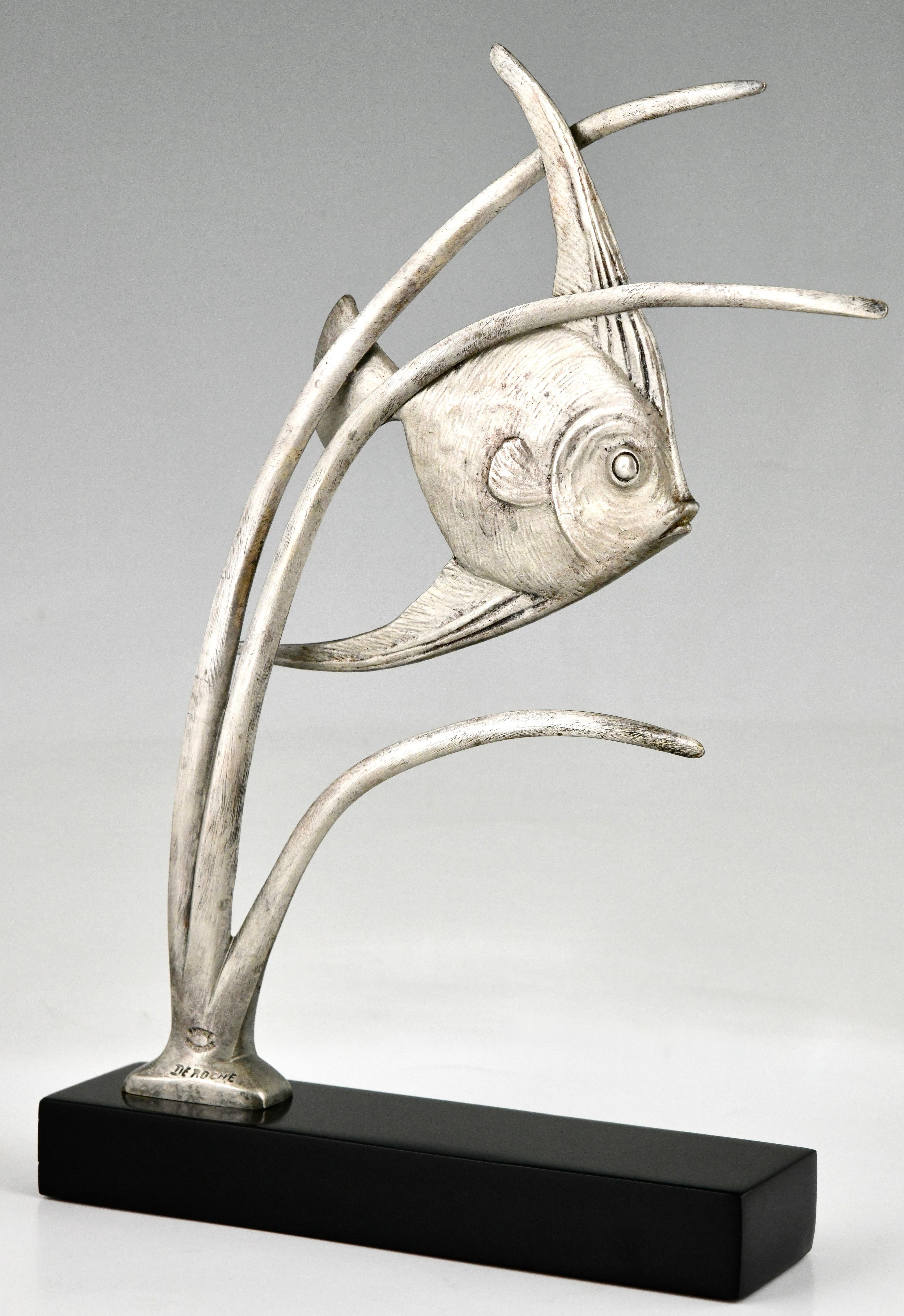 Art Deco Bronze Sculpture of a Fish Signed De Roche, 1930 For Sale 2
