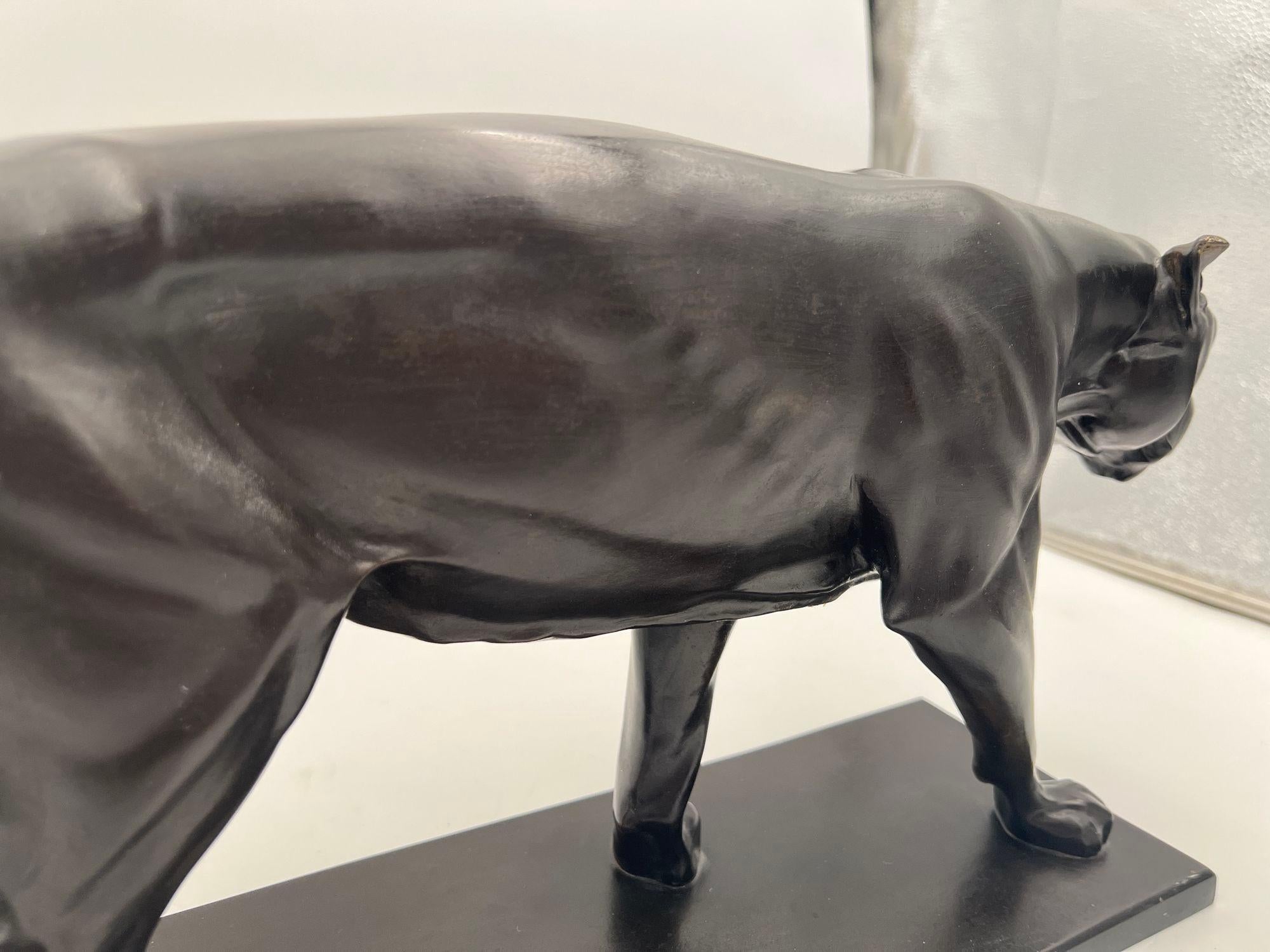 Art Deco Bronze Sculpture of a Lioness by Ch. Aeckerlin, Germany circa 1930 For Sale 1