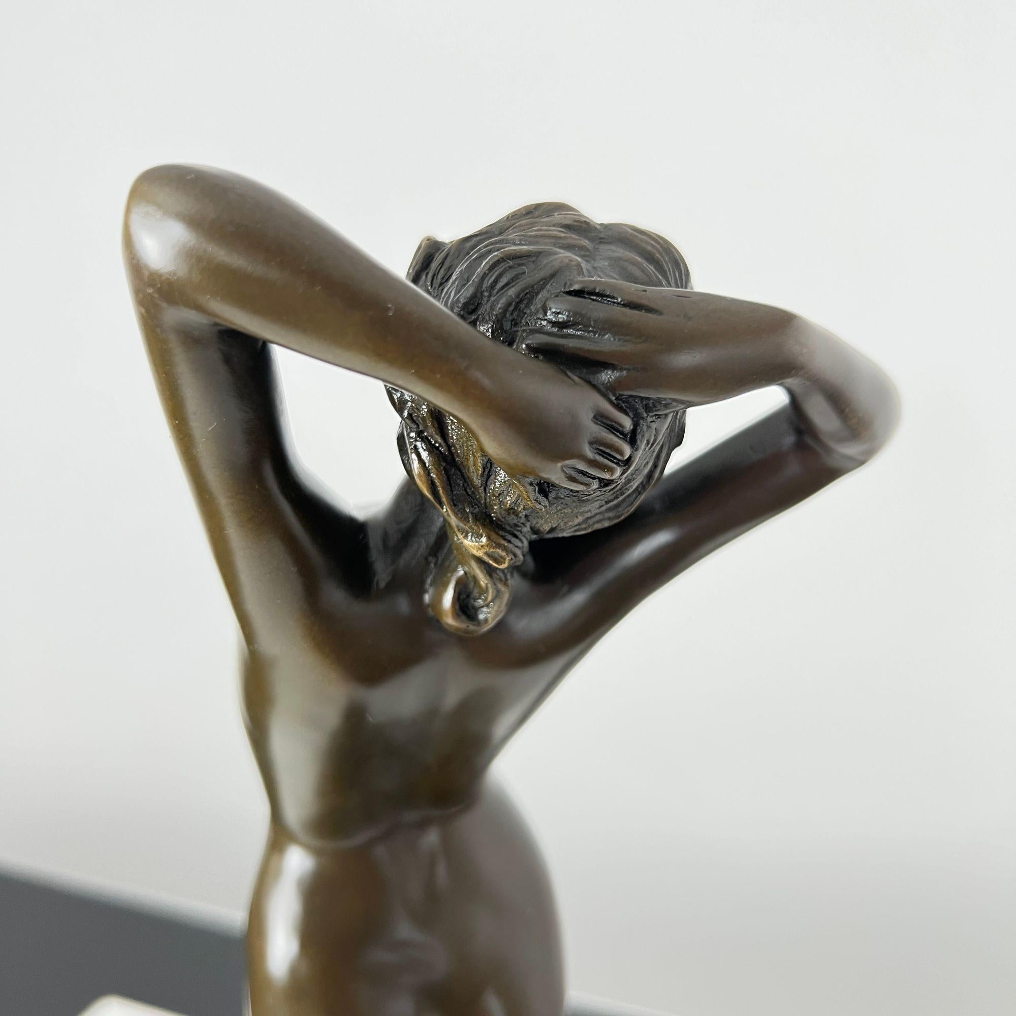 Art Deco Bronze Sculpture of a Naked Woman, Signed ‘Philips’, Paris, 20th C. For Sale 6