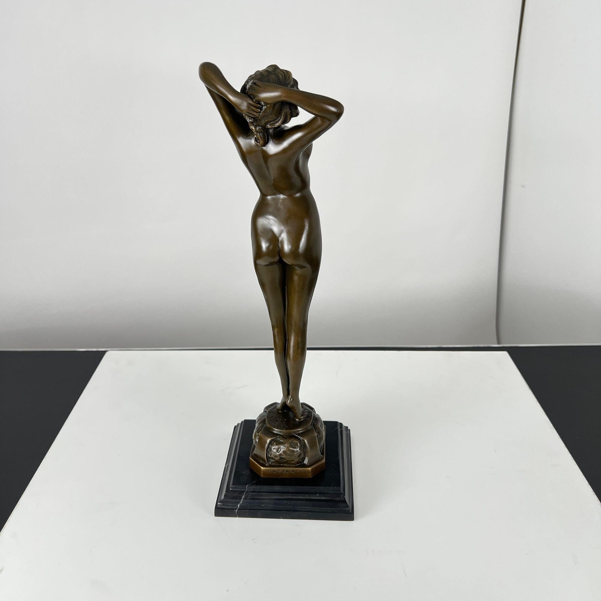 Art Deco Bronze Sculpture of a Naked Woman, Signed ‘Philips’, Paris, 20th C. In Excellent Condition For Sale In Regensburg, DE