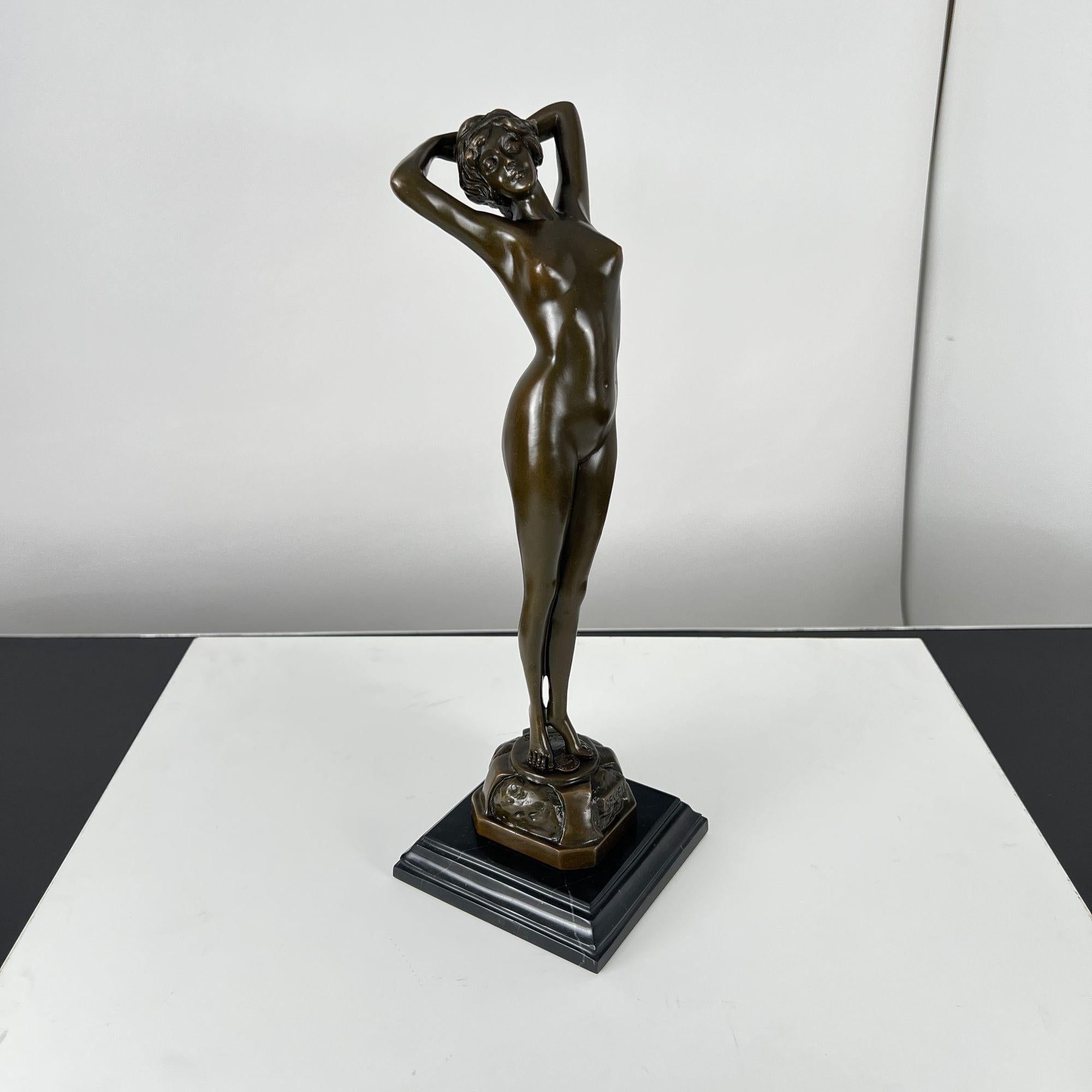 20th Century Art Deco Bronze Sculpture of a Naked Woman, Signed ‘Philips’, Paris, 20th C. For Sale