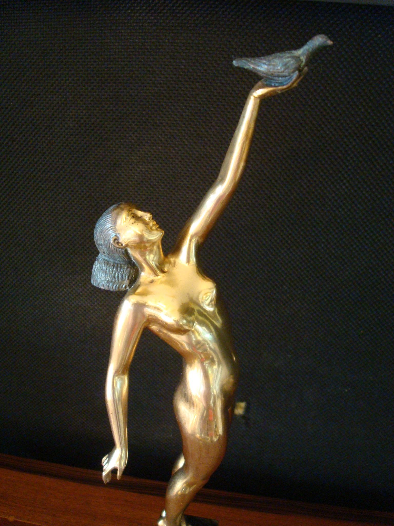 Art Deco Bronze Sculpture of a Nude Figure Holding a Dove by Pierre Le Faguays In Good Condition In Buenos Aires, Olivos