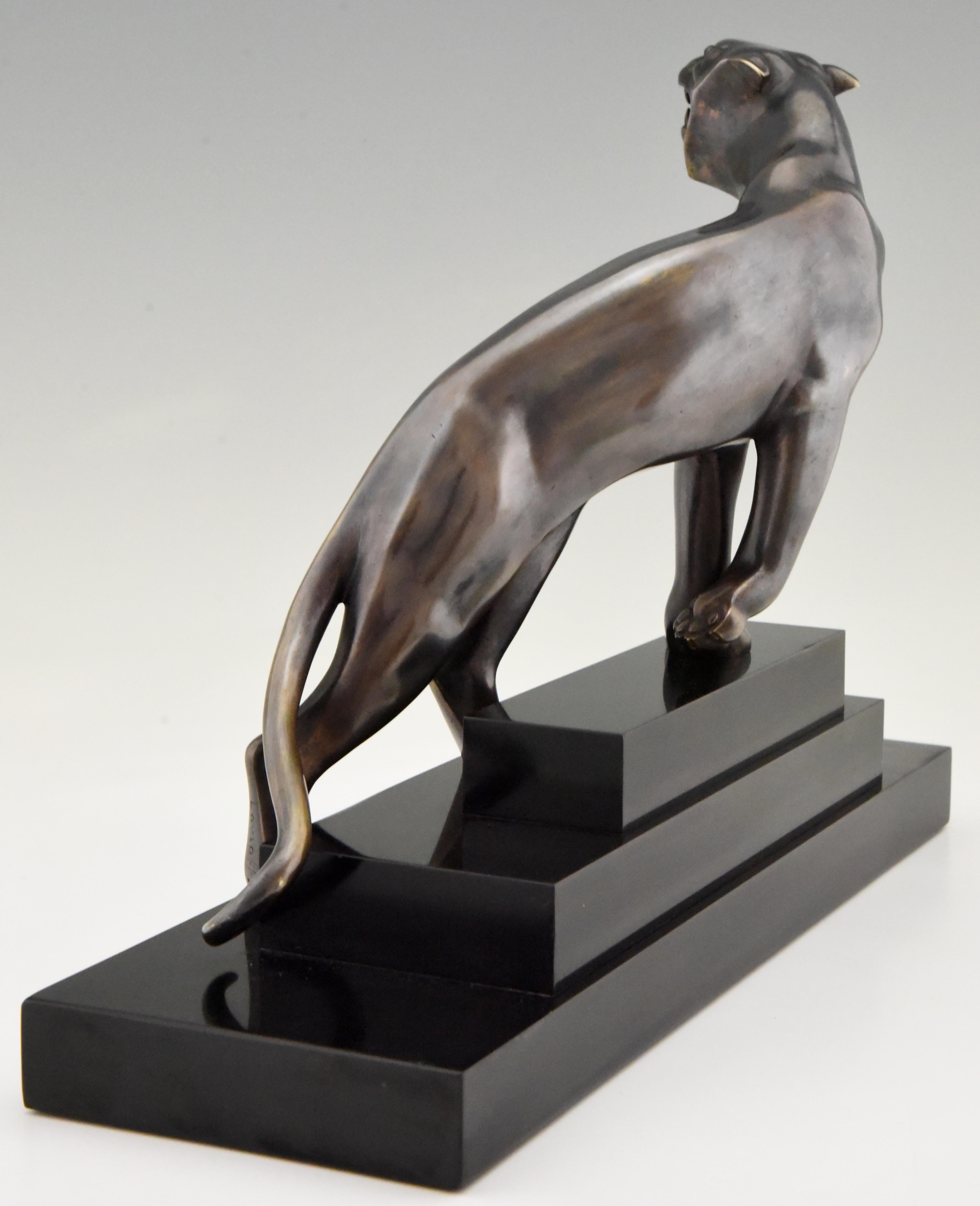 Patinated Art Deco Bronze Sculpture of a Panther Georges Lavroff, 1925