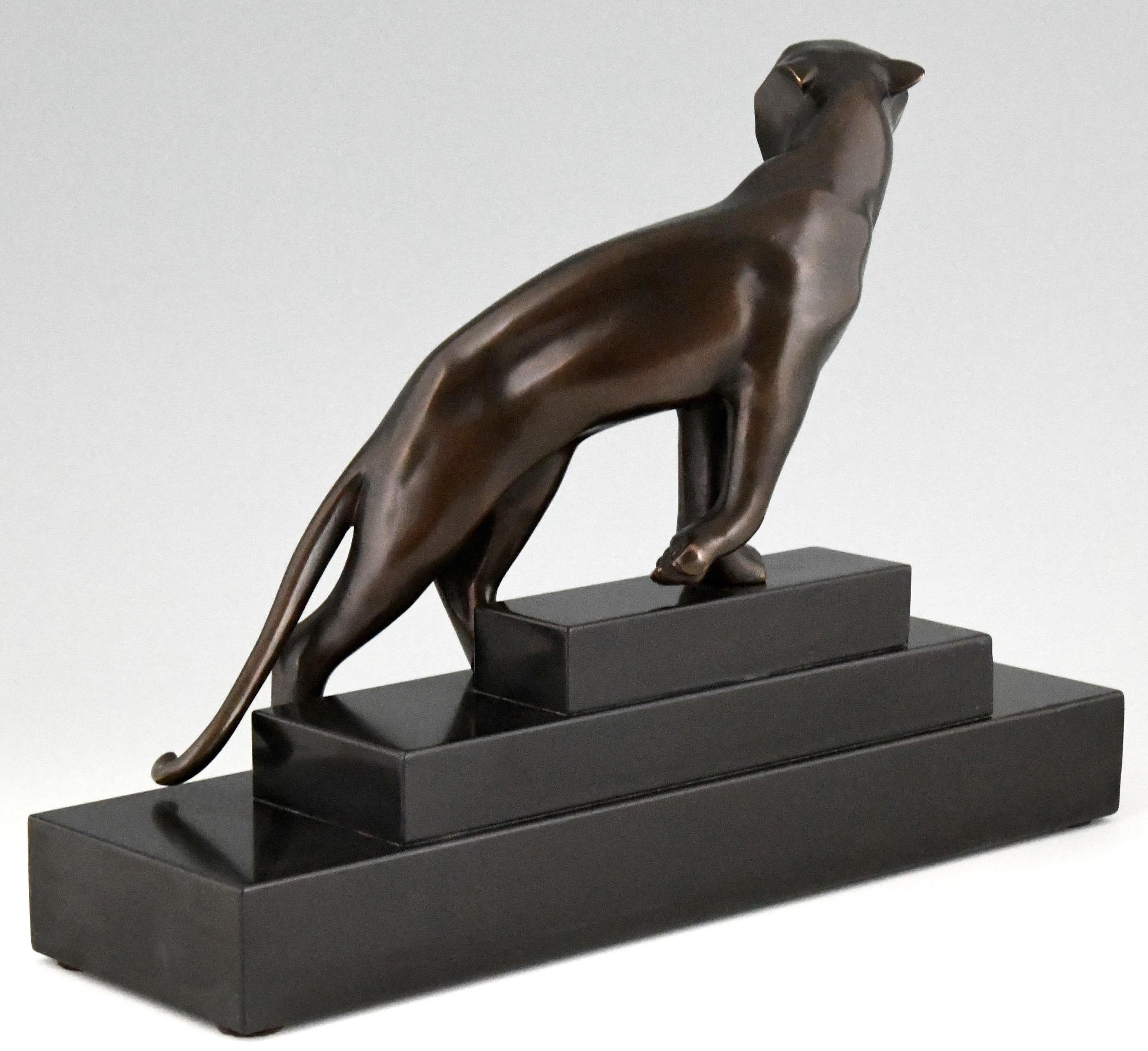 Art Deco Bronze Sculpture of a Panther Georges Lavroff, 1925 In Good Condition In Antwerp, BE