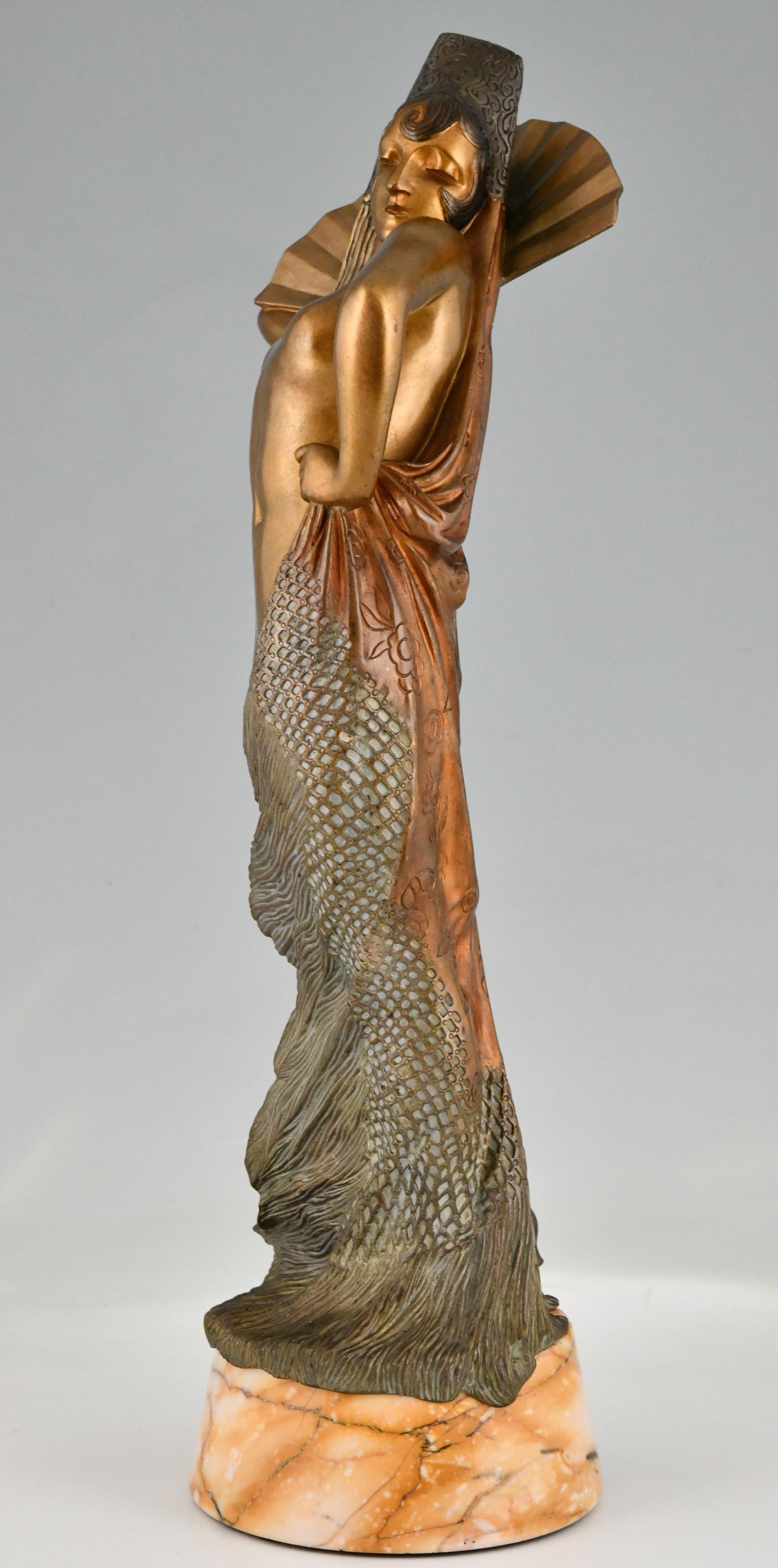 Patiné Sculpture en bronze Art déco d'une danseuse espagnole par Maurice Guiraud Rivière 1925 en vente