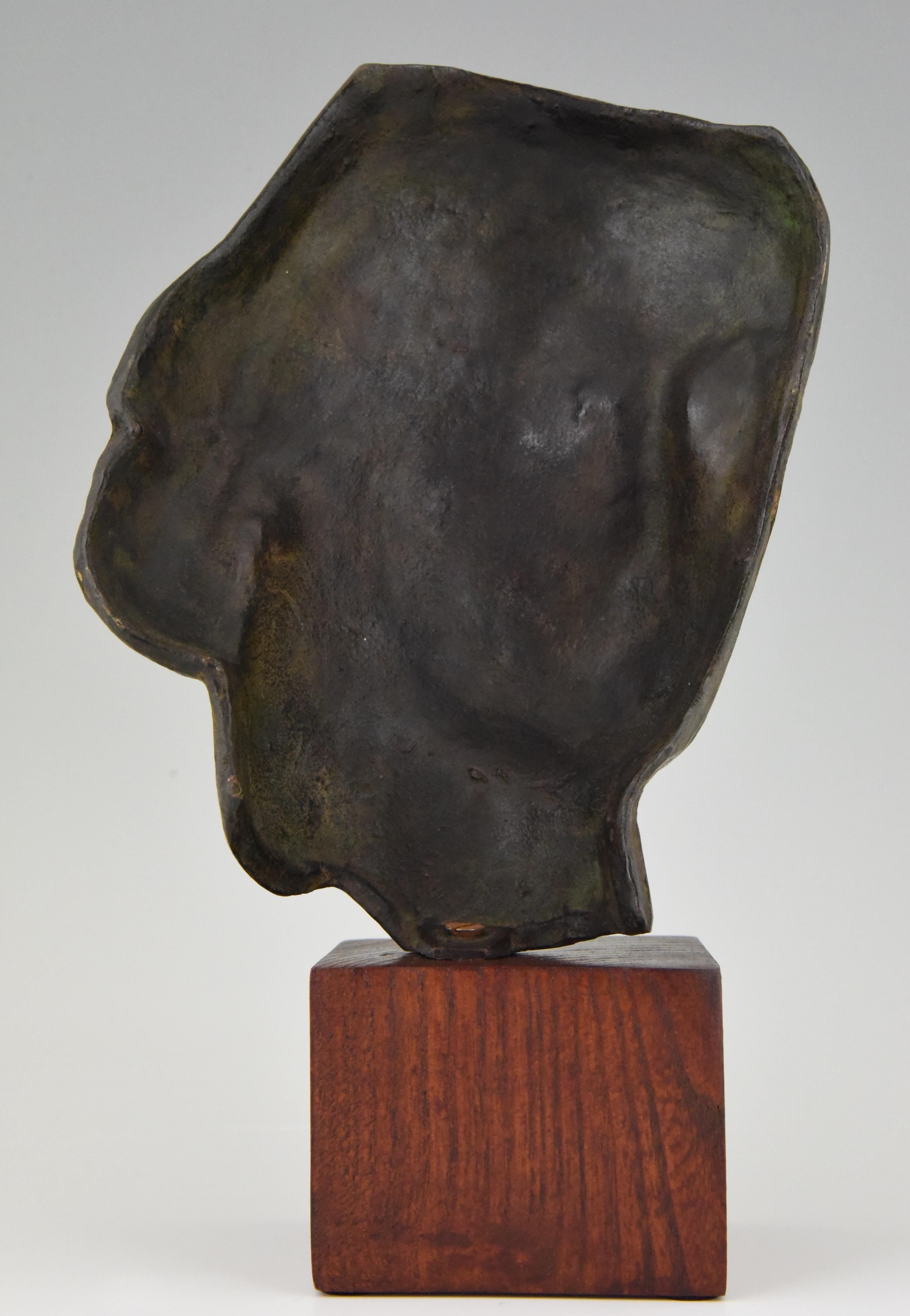 Art Deco Bronze Sculpture of a Woman's Face Francisque Lapandery, 1925 In Good Condition In Antwerp, BE