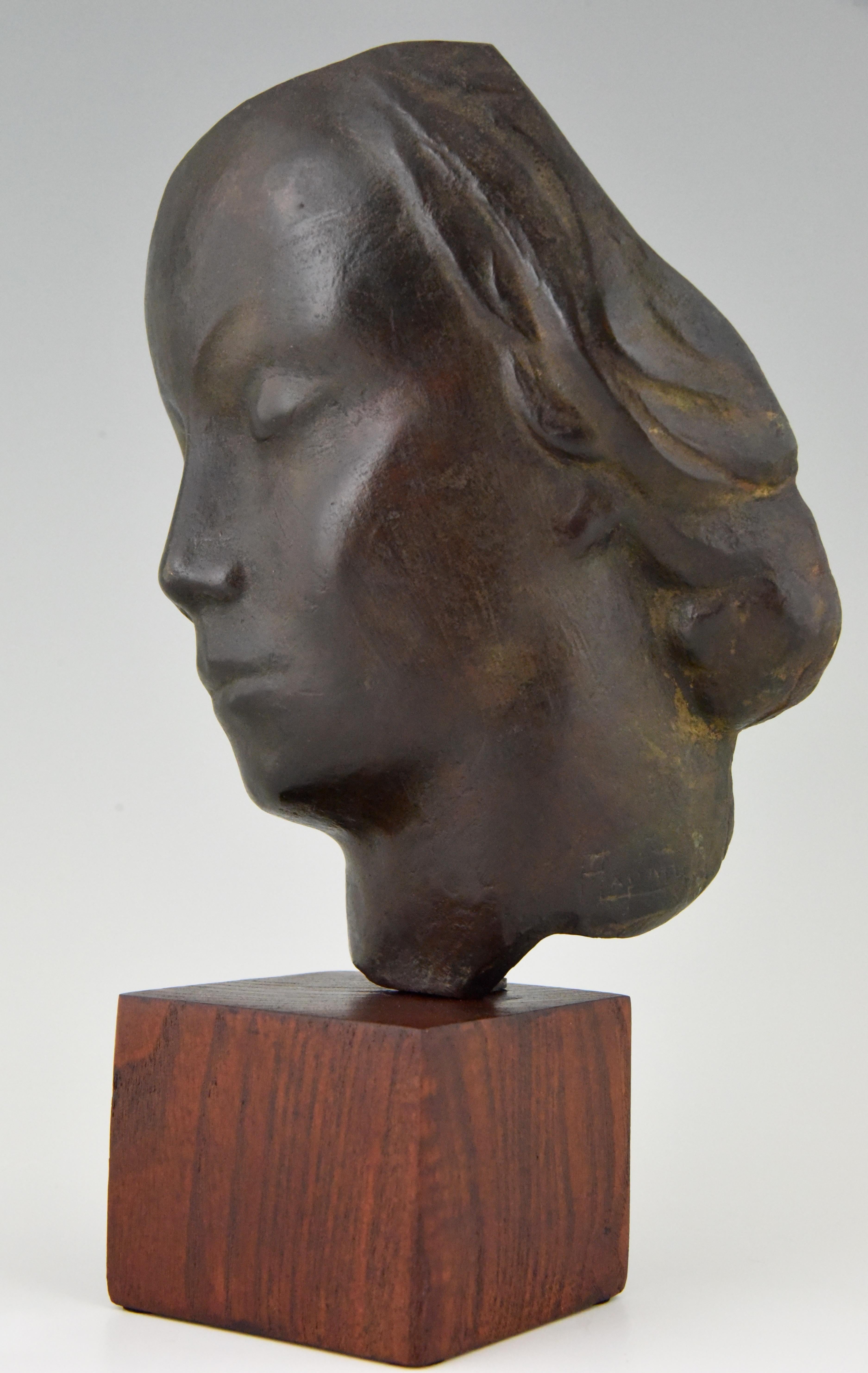 Art Deco Bronze Sculpture of a Woman's Face Francisque Lapandery, 1925 1