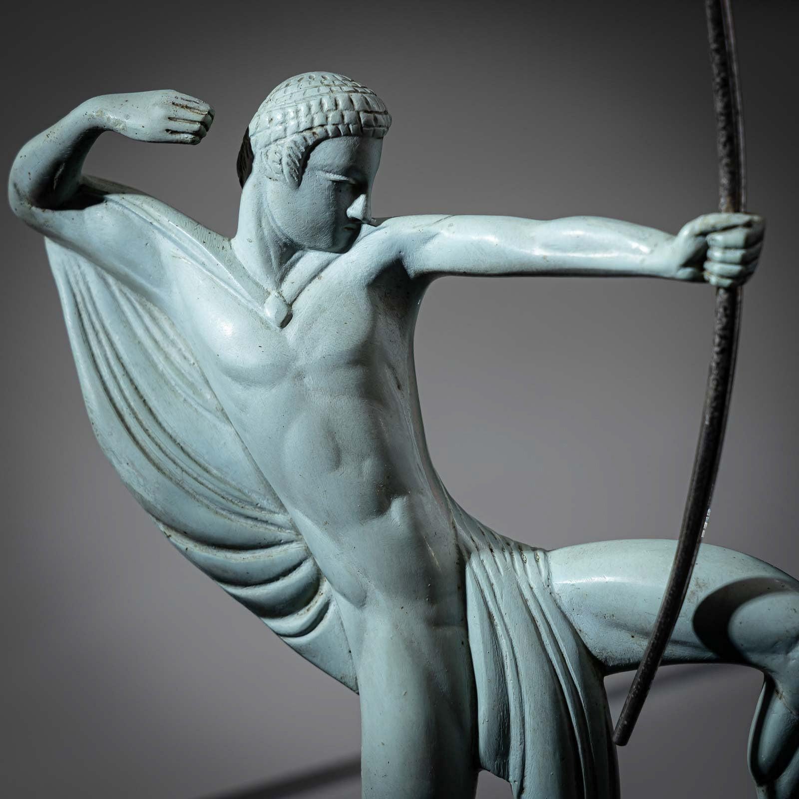 Scultura in bronzo Art Deco di un arciere di Michel Decoux (1837-1924), Francia. in vendita 1