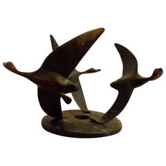 Art-Deco-Bronze-Skulptur mit fliegenden Gänsen auf einem verstellbaren Sockel