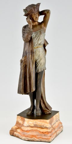 Bronzeskulptur einer Dame mit Hut im Art déco-Stil von Joanny Durand, Frankreich 1930