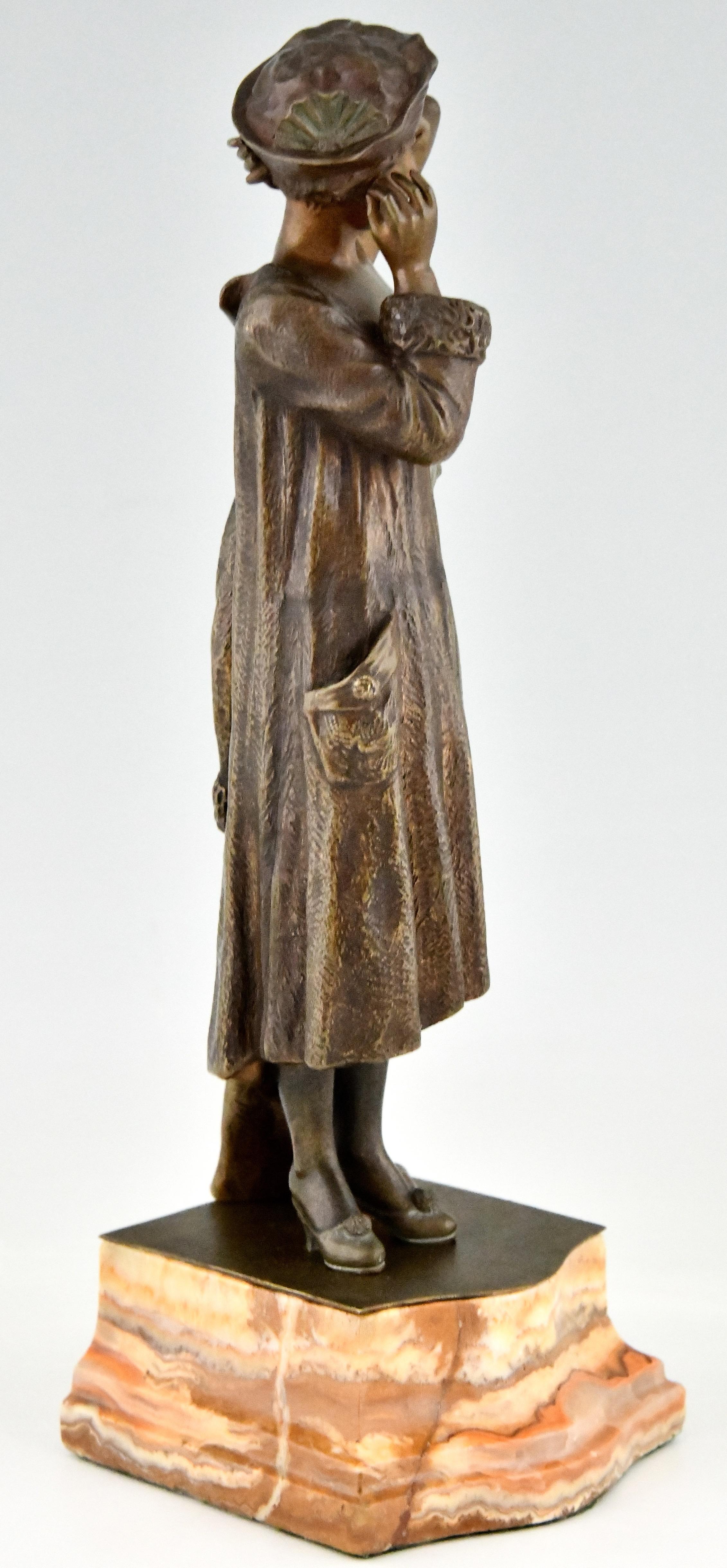Art Deco Bronze Sculpture of Lady with Hat by Joanny Durand France 1930 In Good Condition In Antwerp, BE