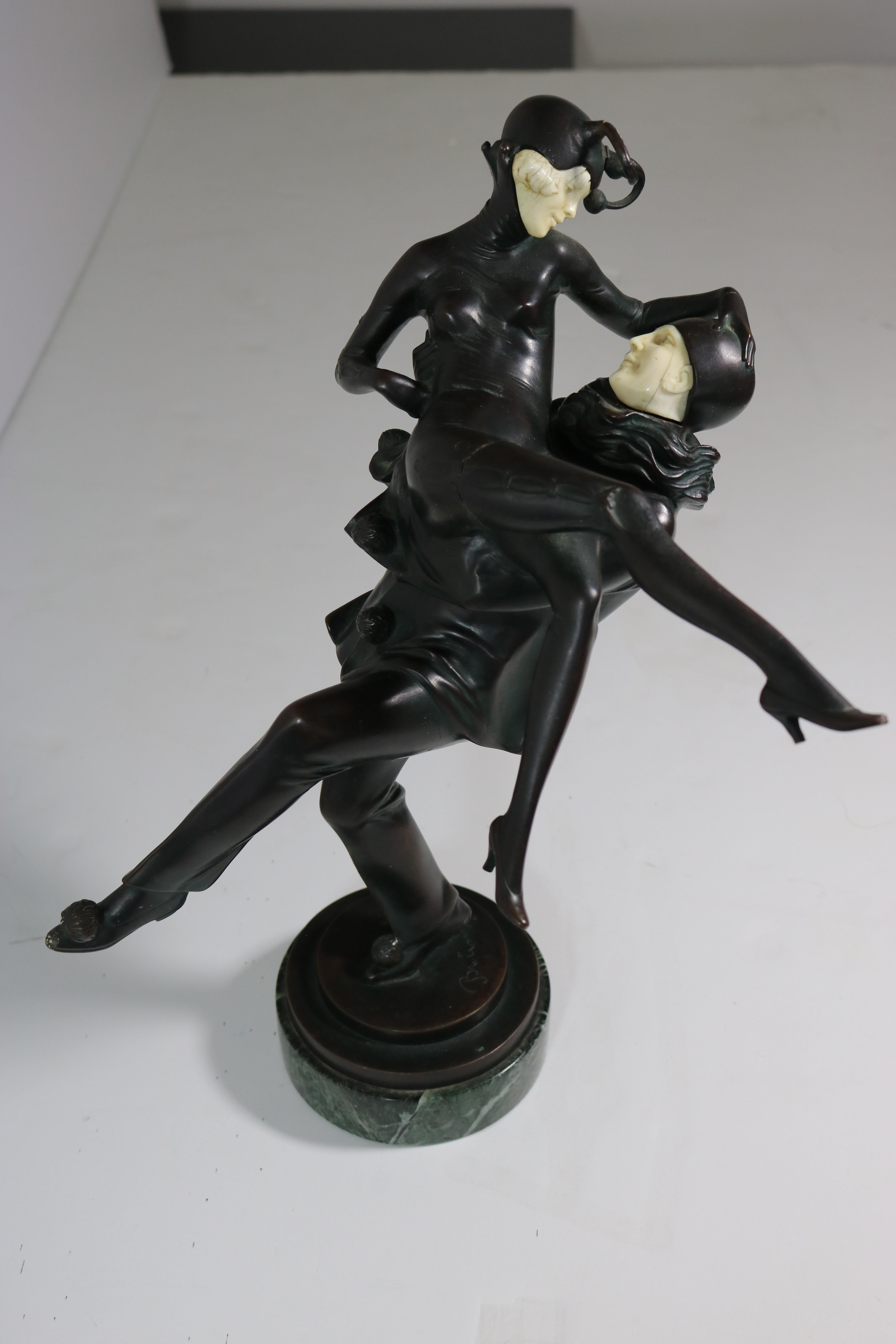 Art Deco Bronze Sculpture of Pierrot and Pierette after Bruno Zach, signed In Good Condition For Sale In West Palm Beach, FL