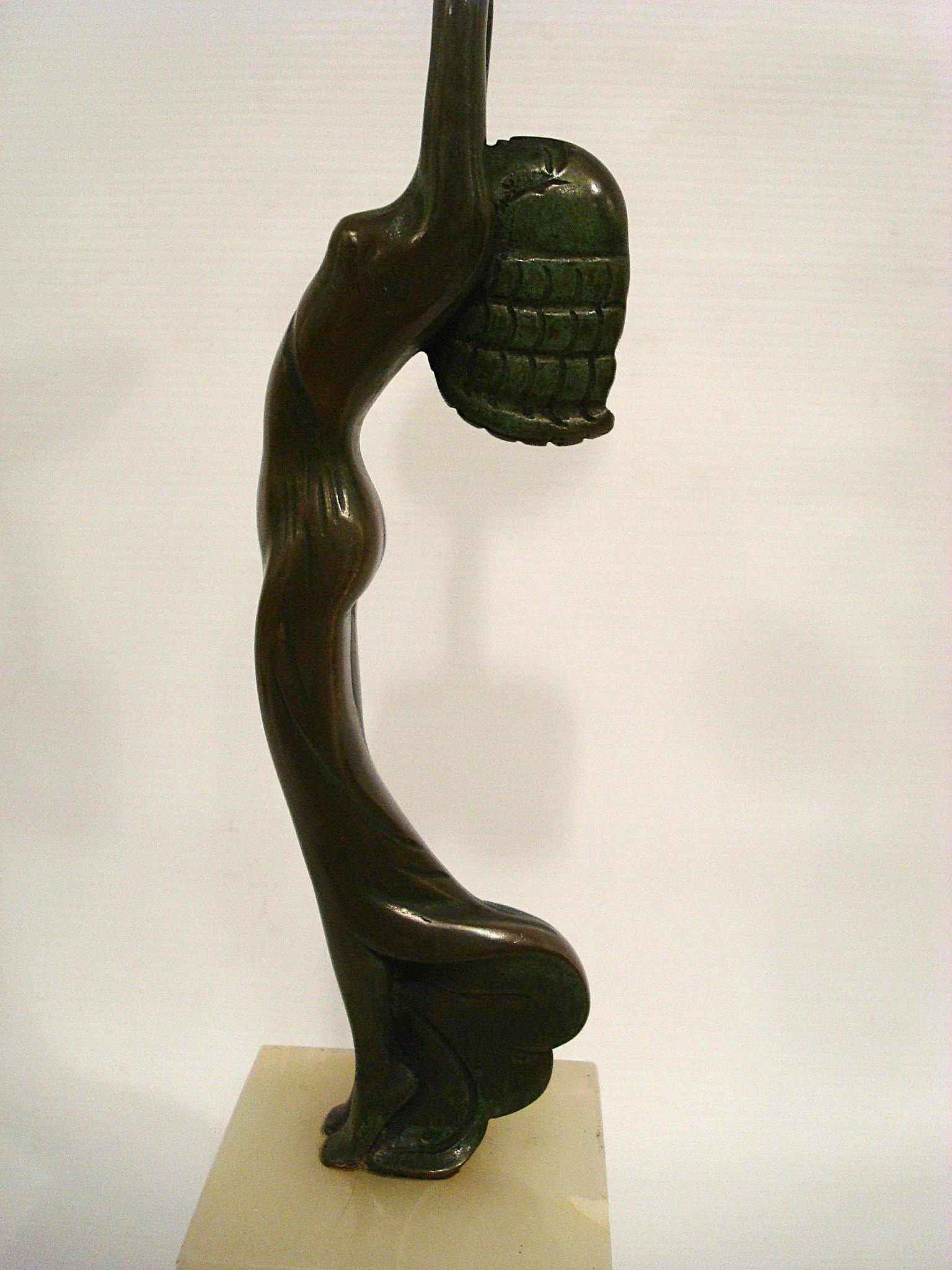 Art Déco Scultura in bronzo Art Deco di Salomè con testa di Giovanni Battista in vendita